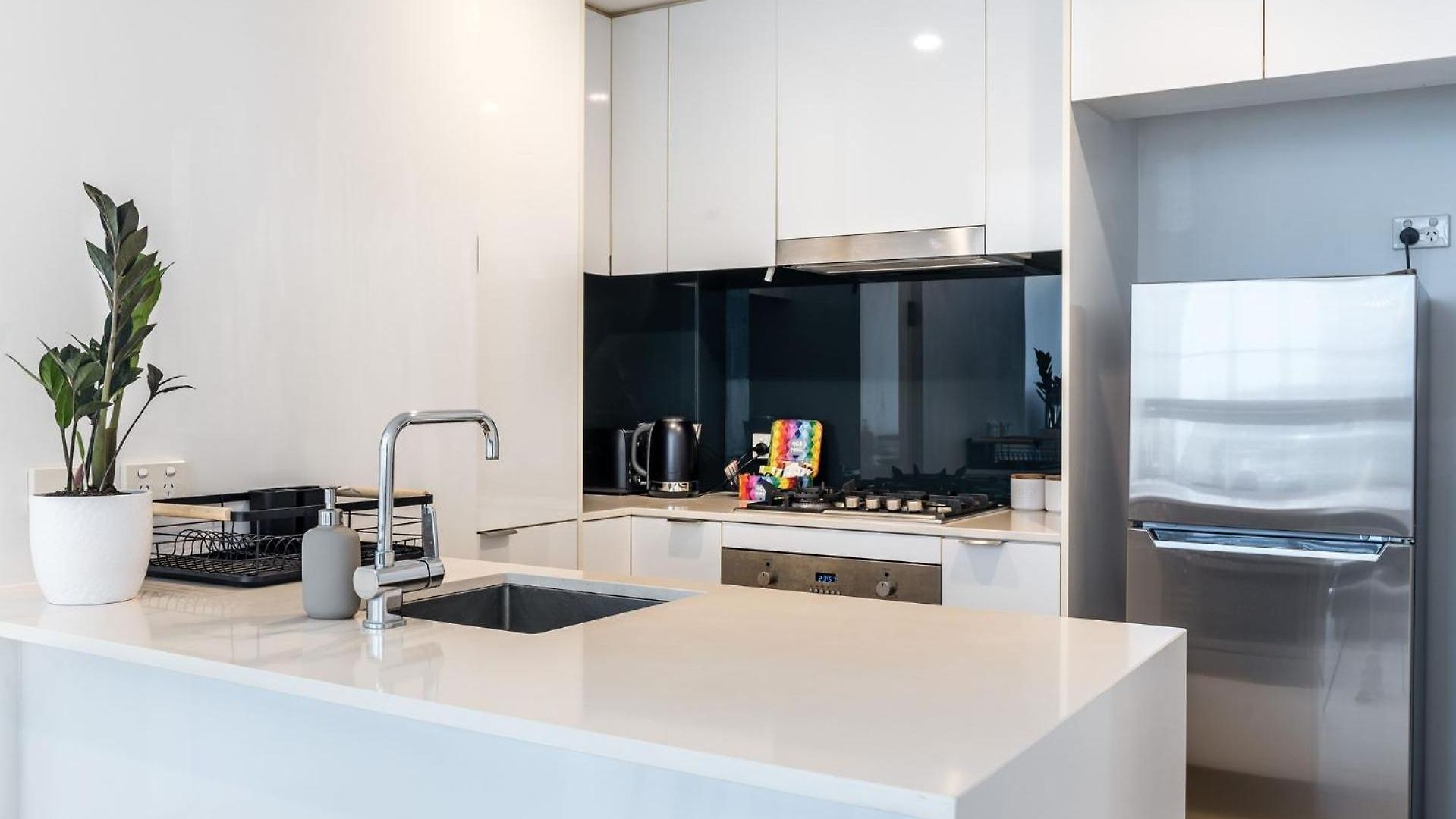 Fortitude Valley Escape With Pool, Gym & Parking