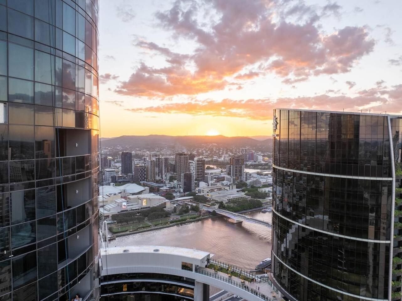 Apartment Queens Wharf - Level 42 With River & View