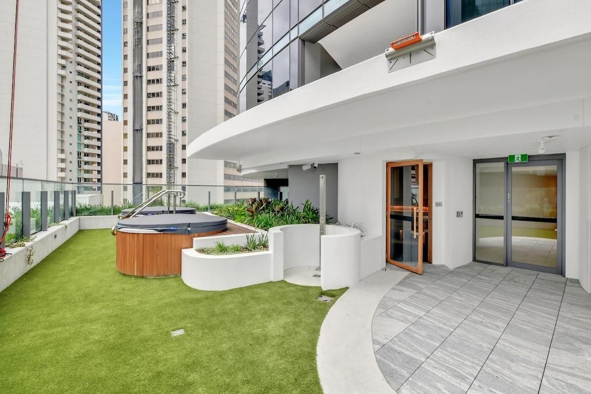 Apartment Gorgeous 3br With Study Overlooking Bne River *