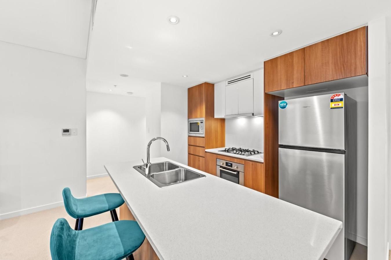 Elegant 1br Urban Retreat In Heart Of Apartment *