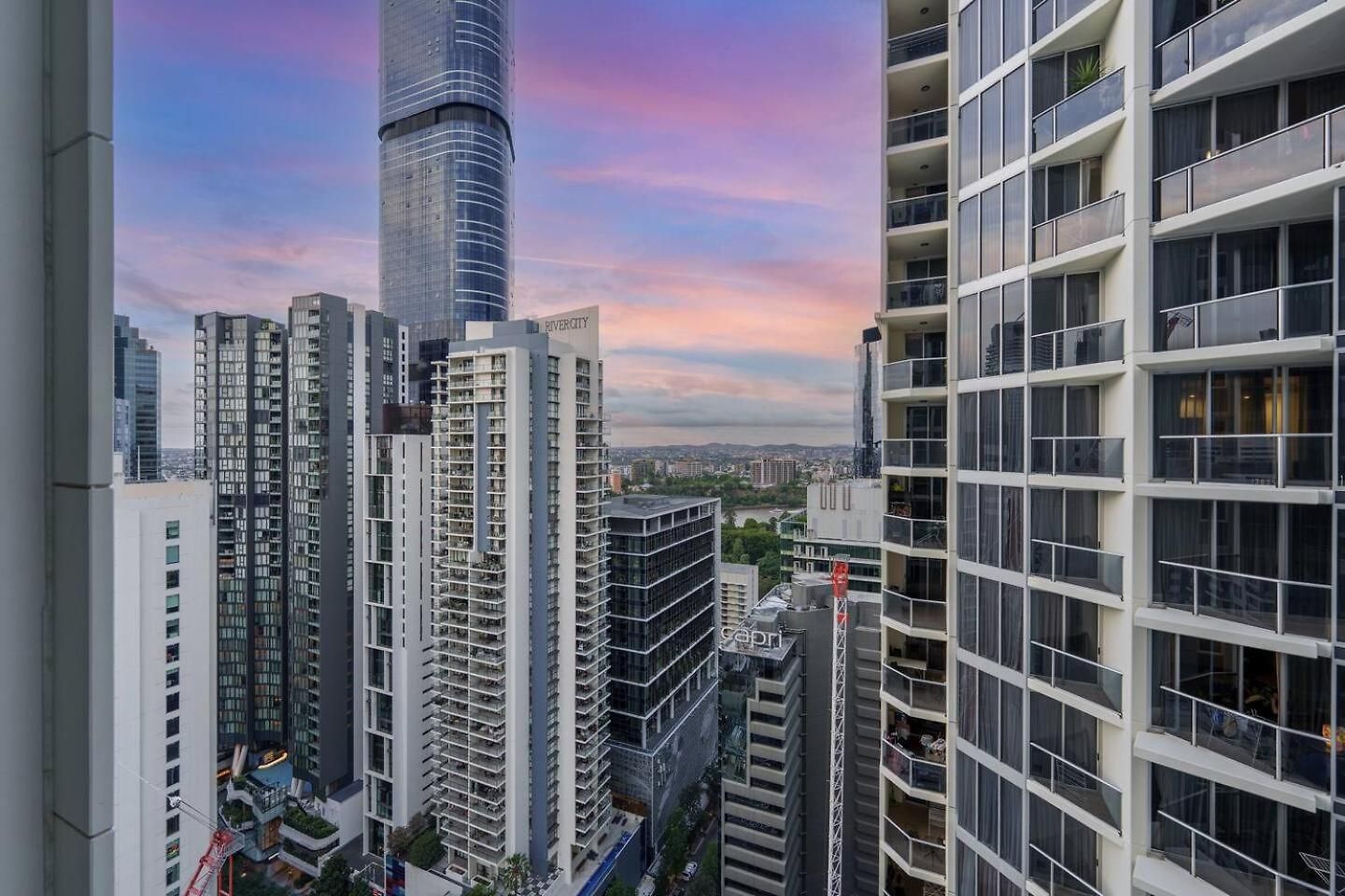 Dusk A Luxury 2bed 2bath Cbd Sky With Pool Parking And *