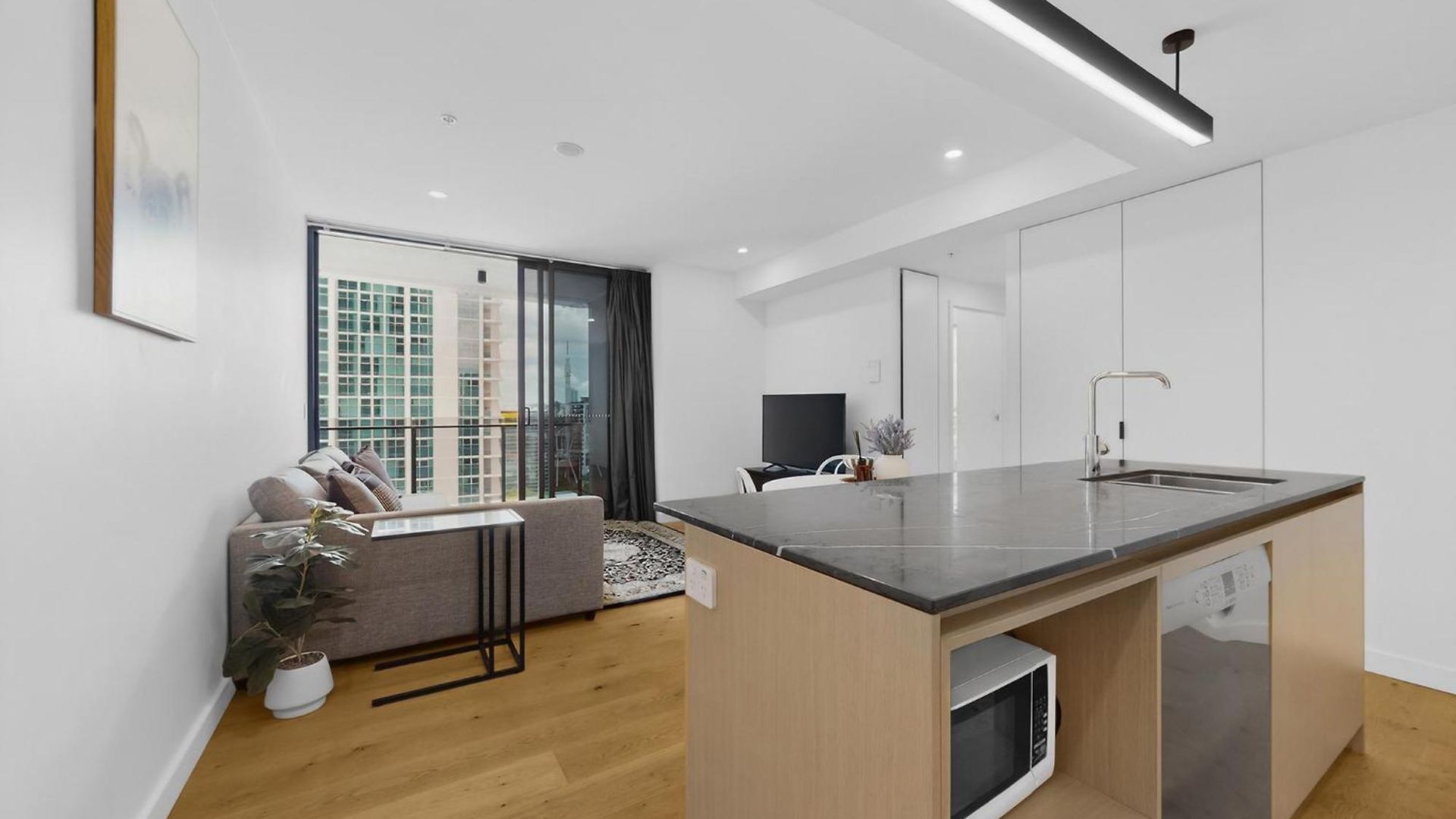One Views Level 15 2br Apartment