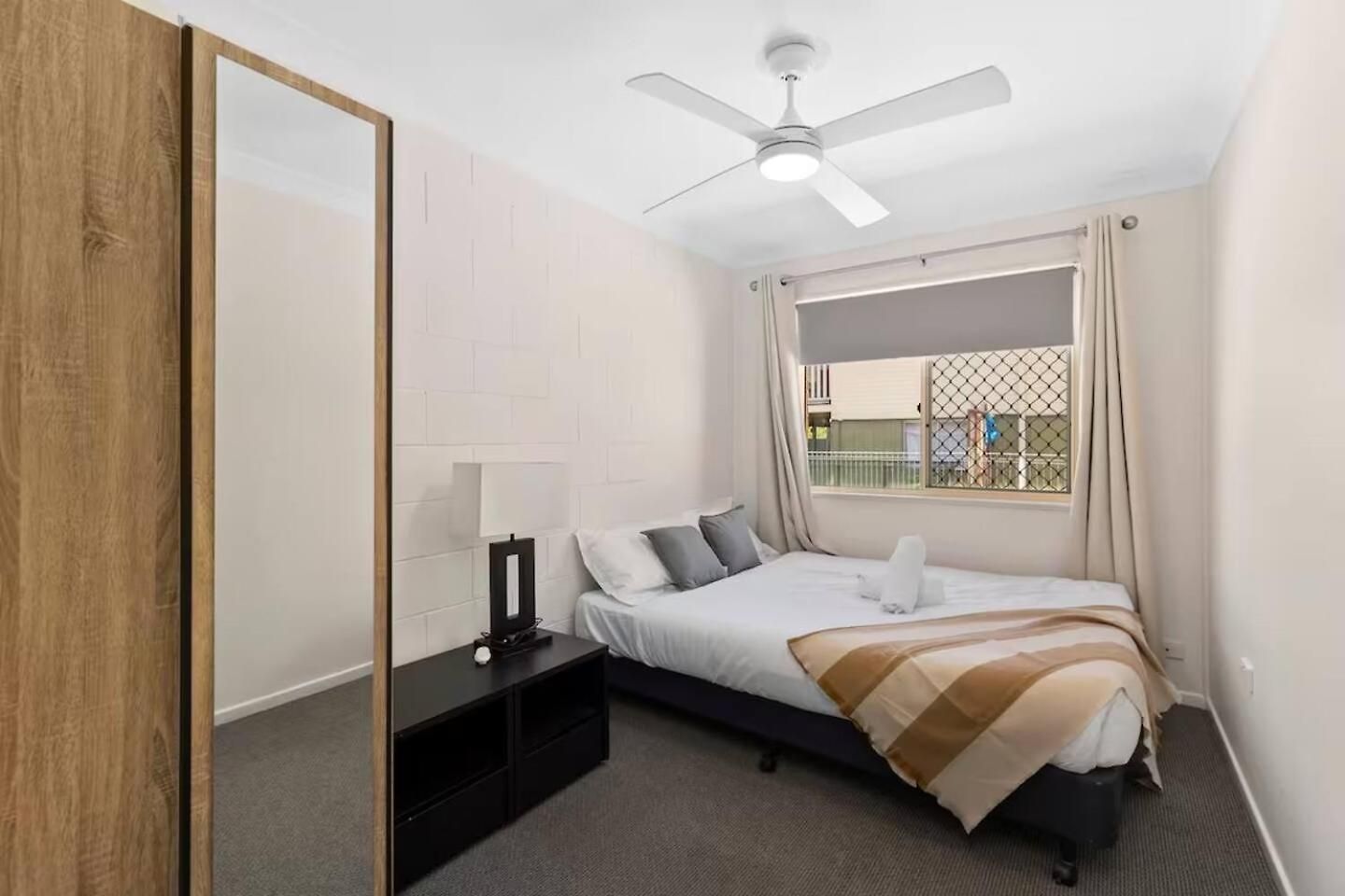 2br Unit In Acacia Ridge Near And Motorways Ar1 *