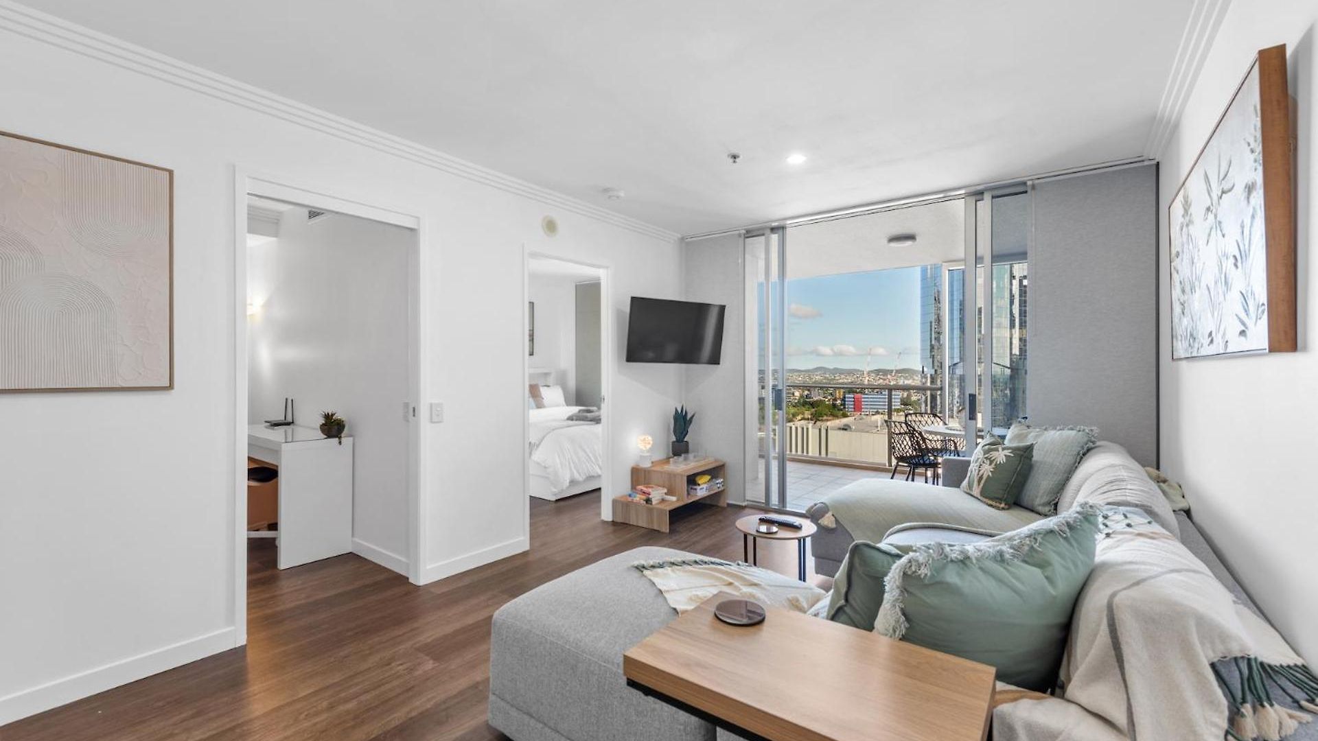 Modern On Mary 1 Bedroom, 1 Bathroom, 1 Car, Views! *