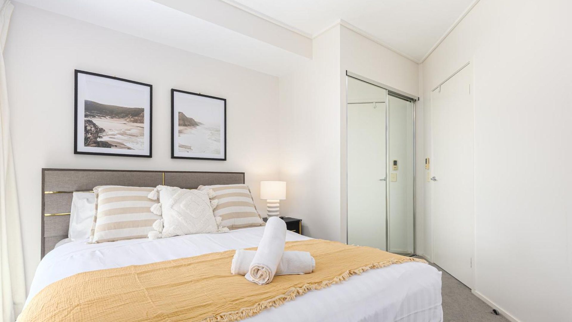 Oaks Luxury 2br With Pool, Gym And Parking *