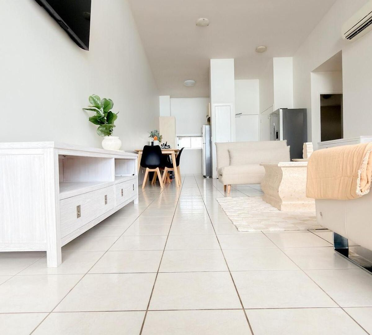 South Bank Penthouse - Streets Access - Free Parking Apartment
