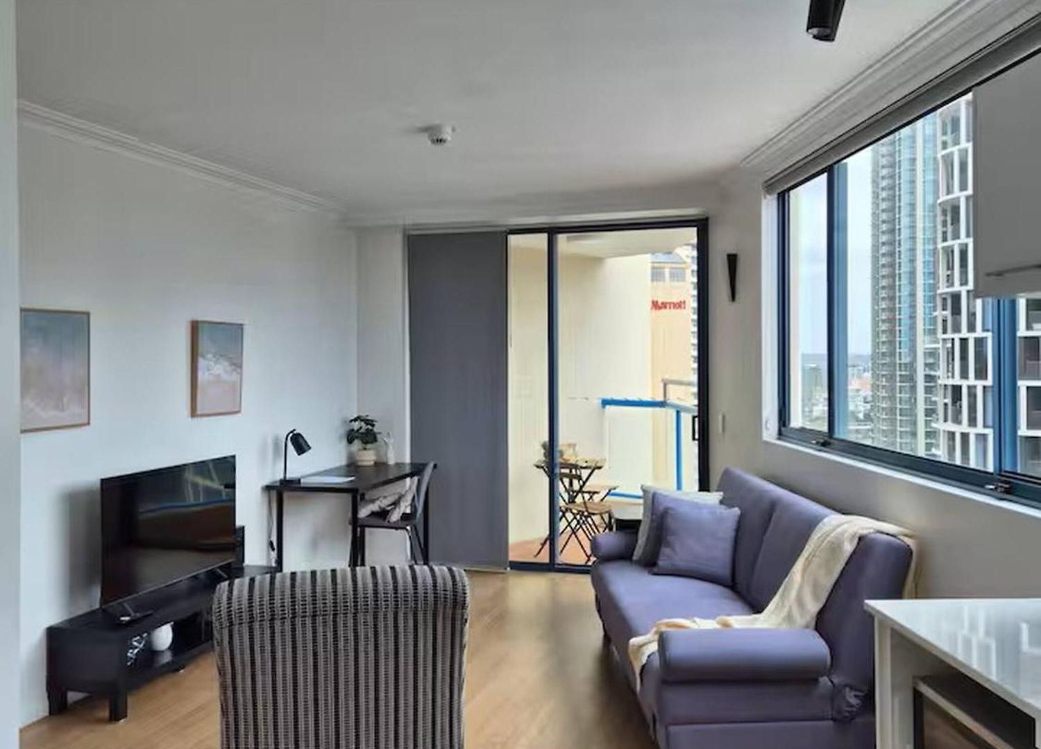 Apartment Pool & Gym & Parking
