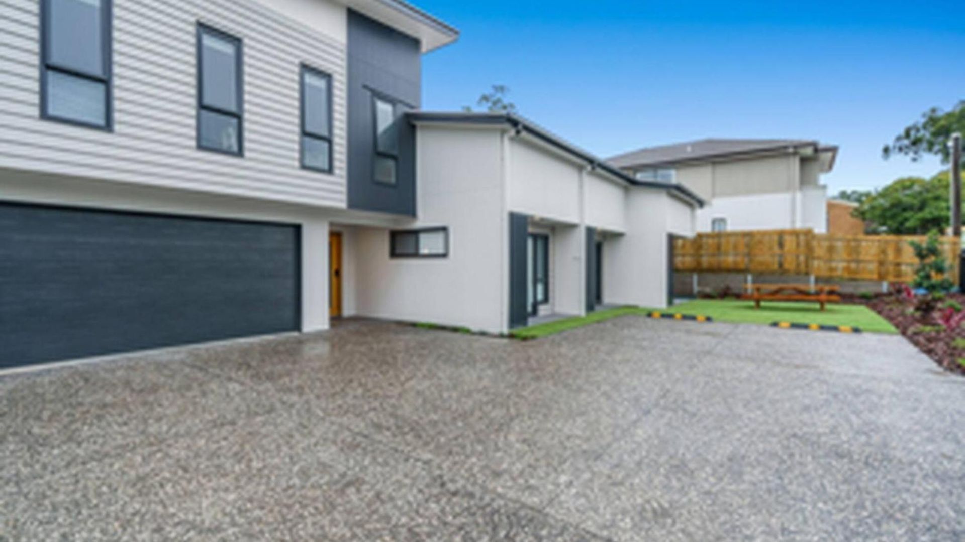 Modern With Garden Views In Shared * Brisbane
