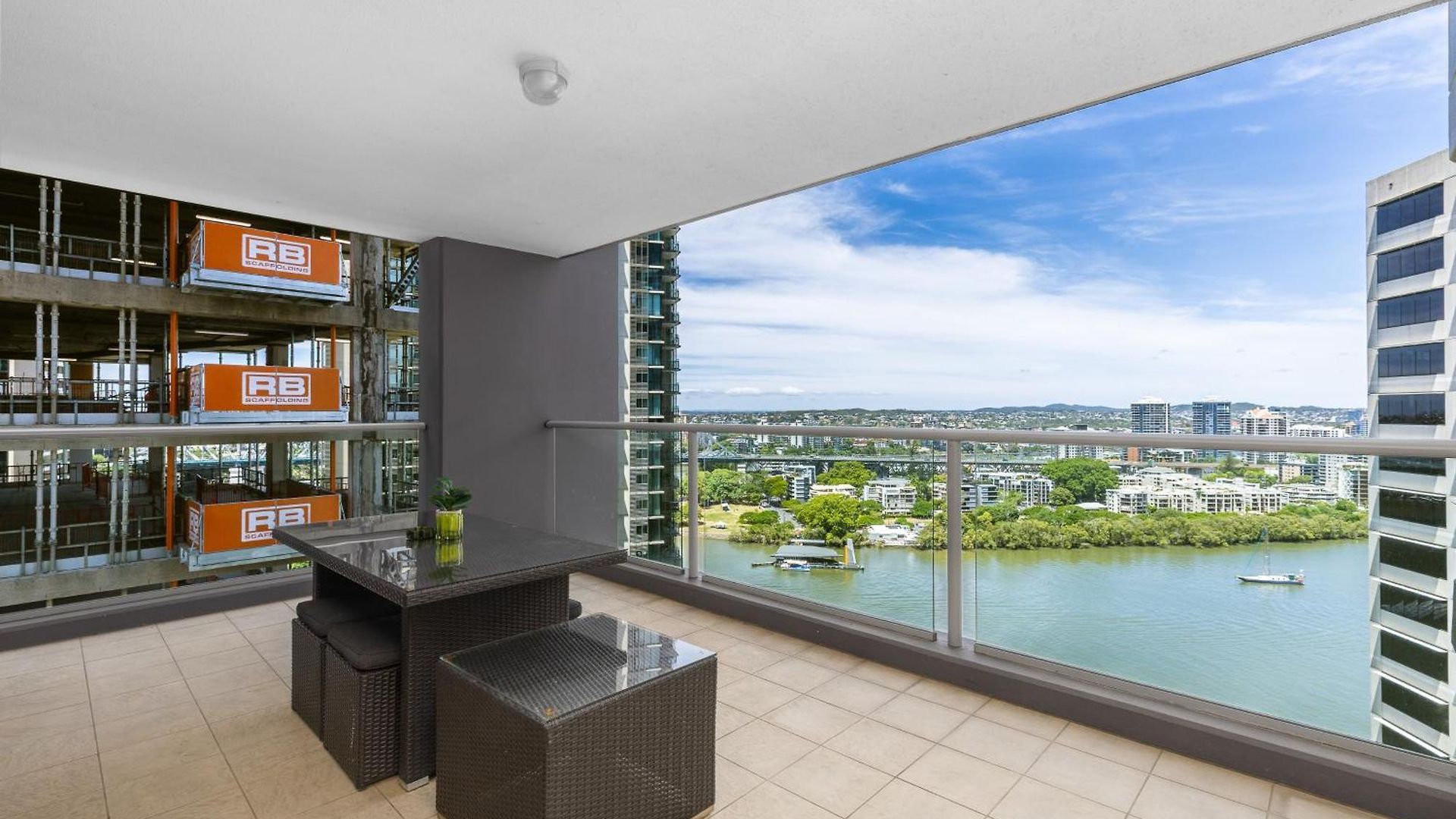 Apartment Oaks Panoramic 2br With Pool, Parking, Gym *