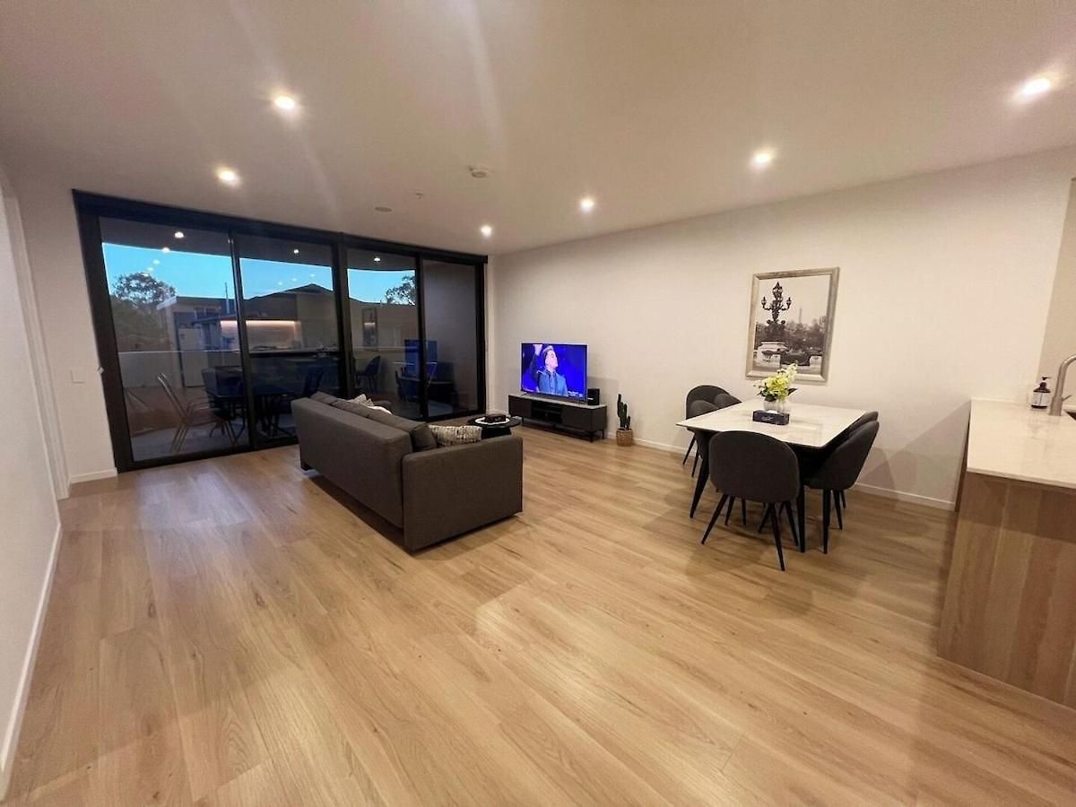 Apartment Riverside Modern 2br East With Parking *