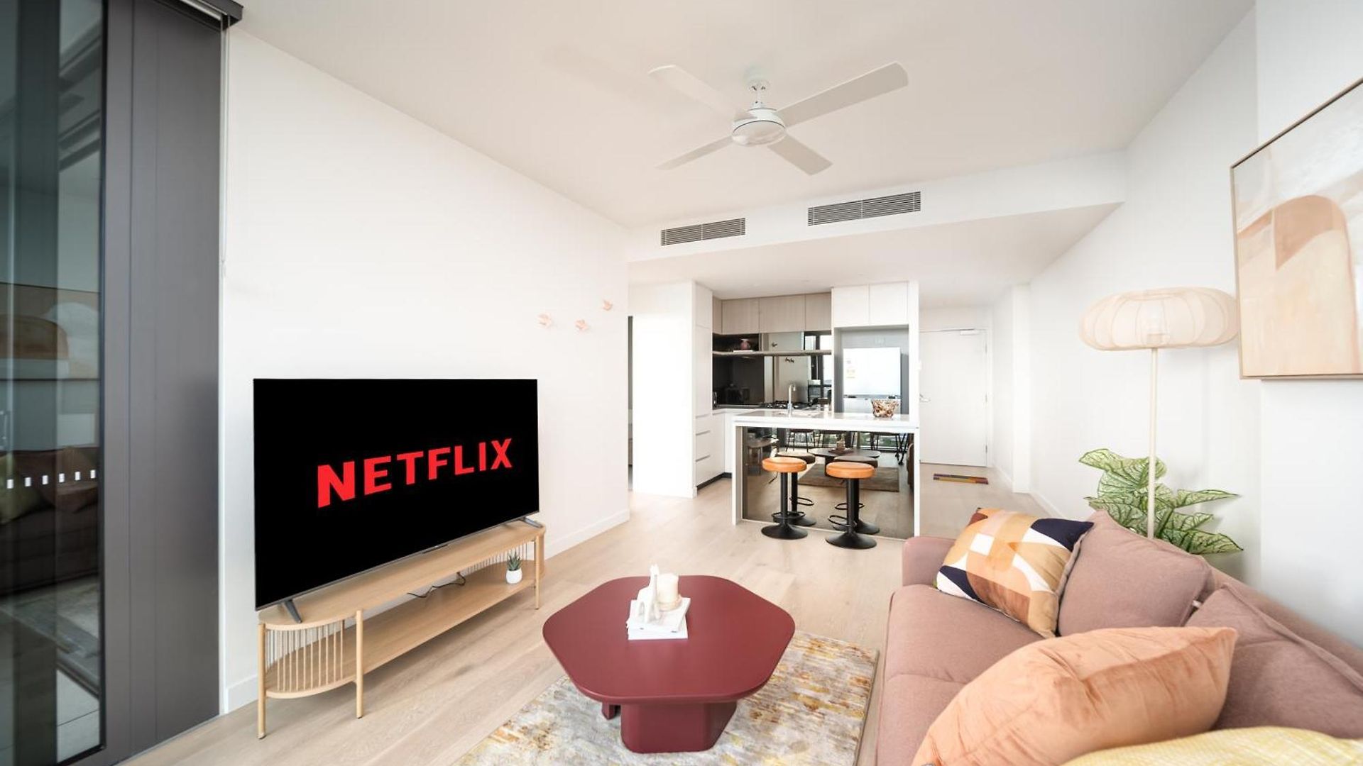 1bedroom Sip In Style In Queens Wharf - Level 33 With And River View *