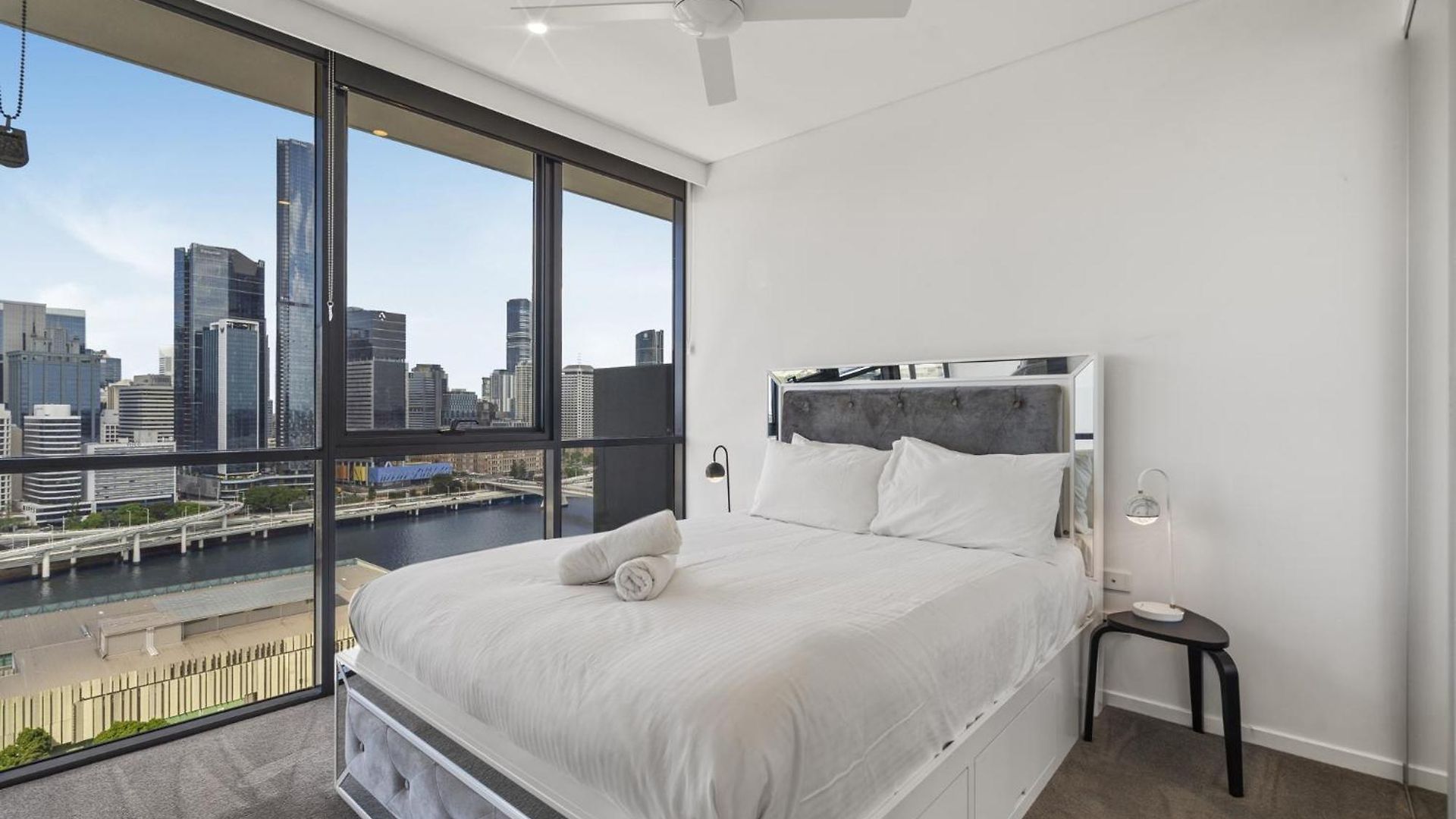 Stylish 2-bed In South Brisbane