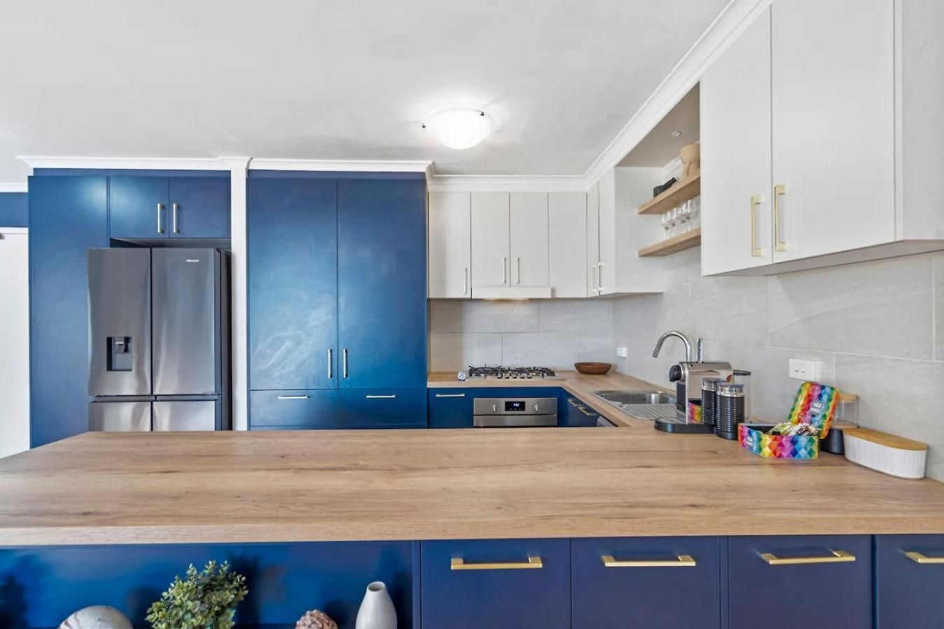 Modern 2br Retreat With Gym, Pool And Balcony Apartment