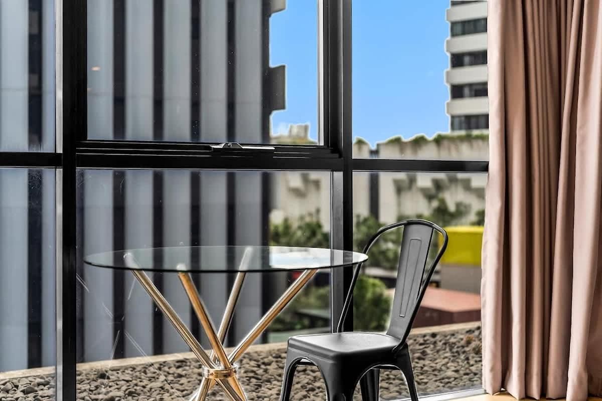 Designer Woolloongabba Retreat Near The Gabba