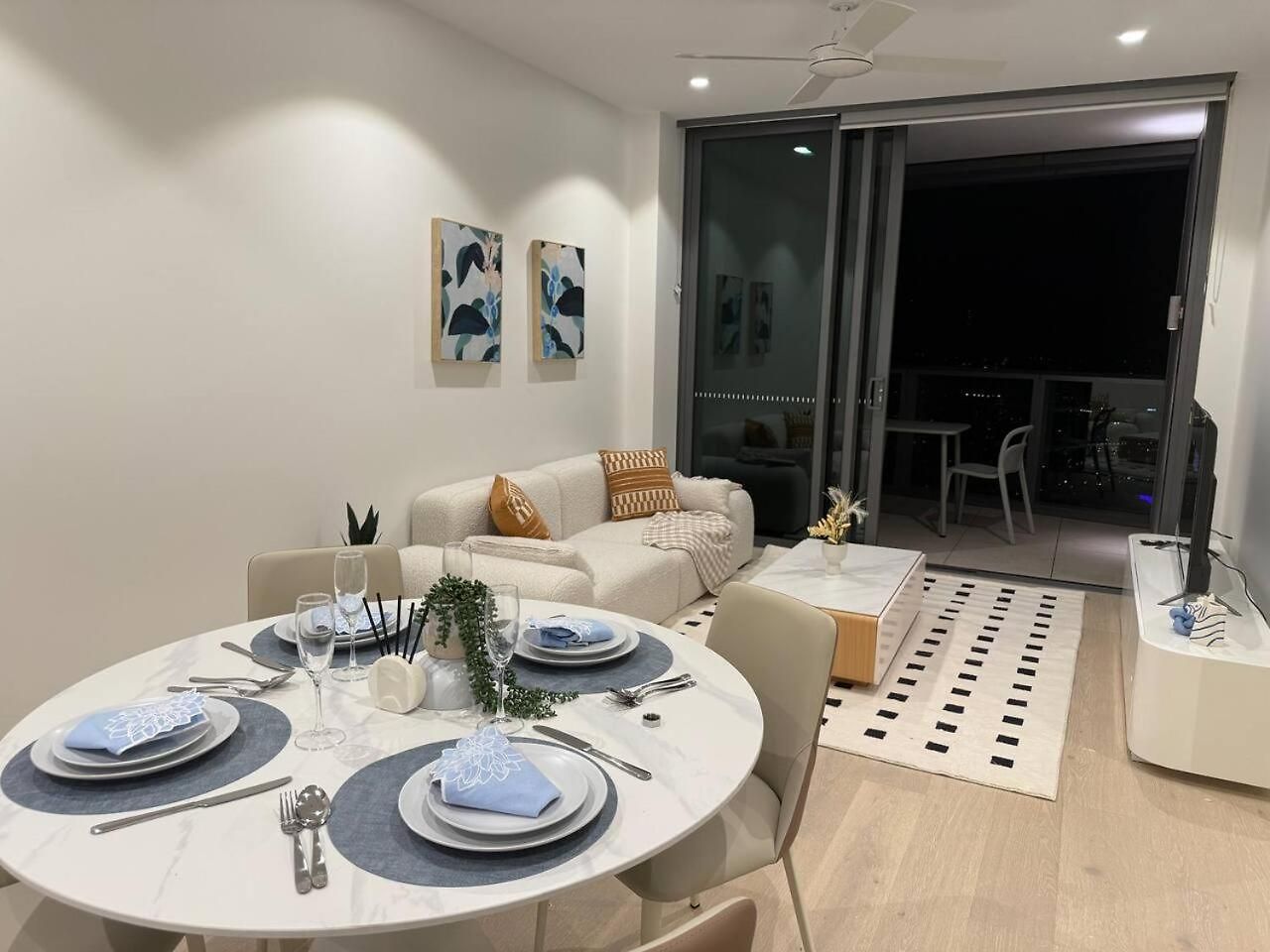 Queens Wharf - Level 42 With River & View Brisbane