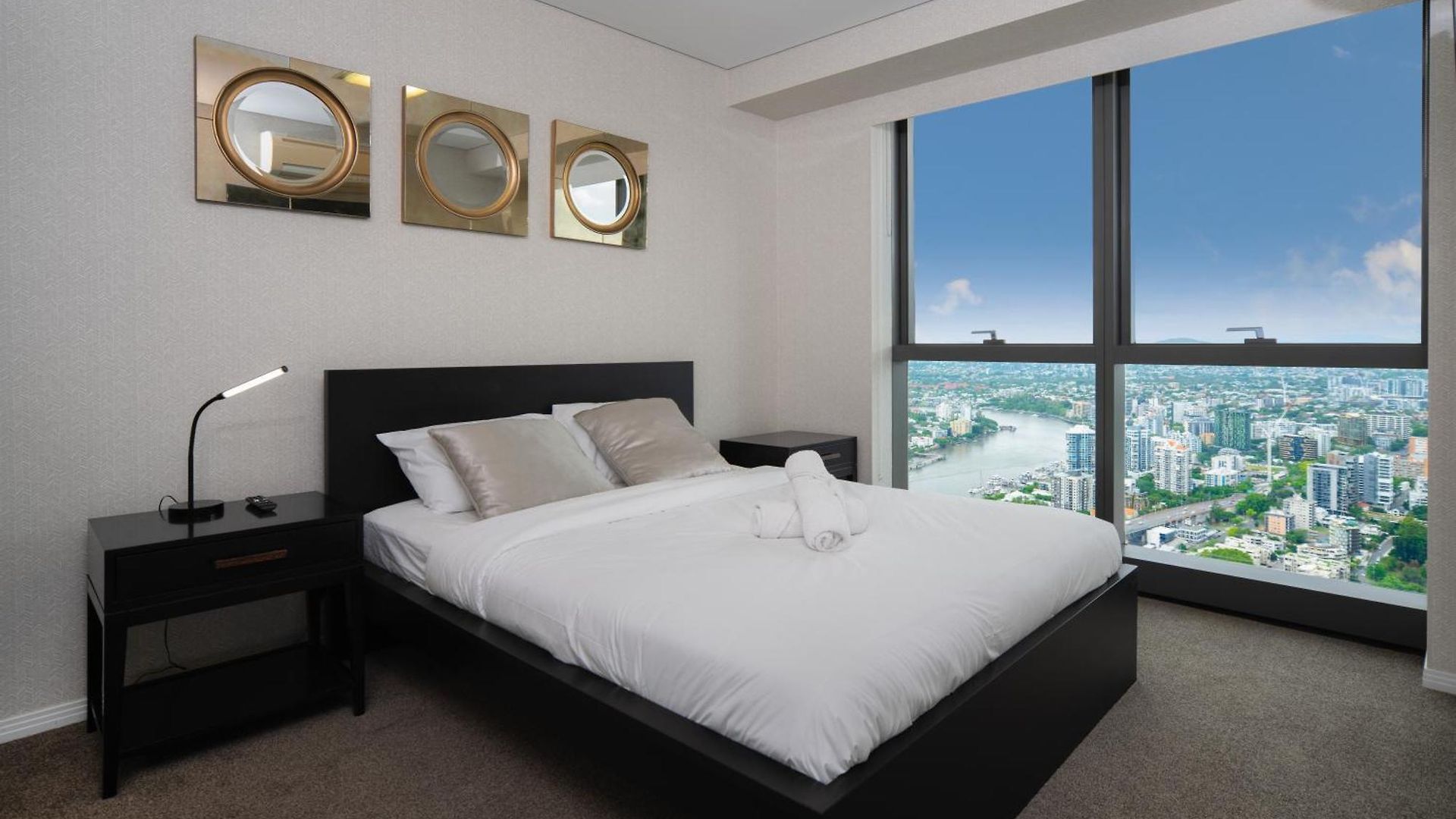 Apartment Meriton Soleil Breathtaking Views Heated Pool Gym C36 Brisbane