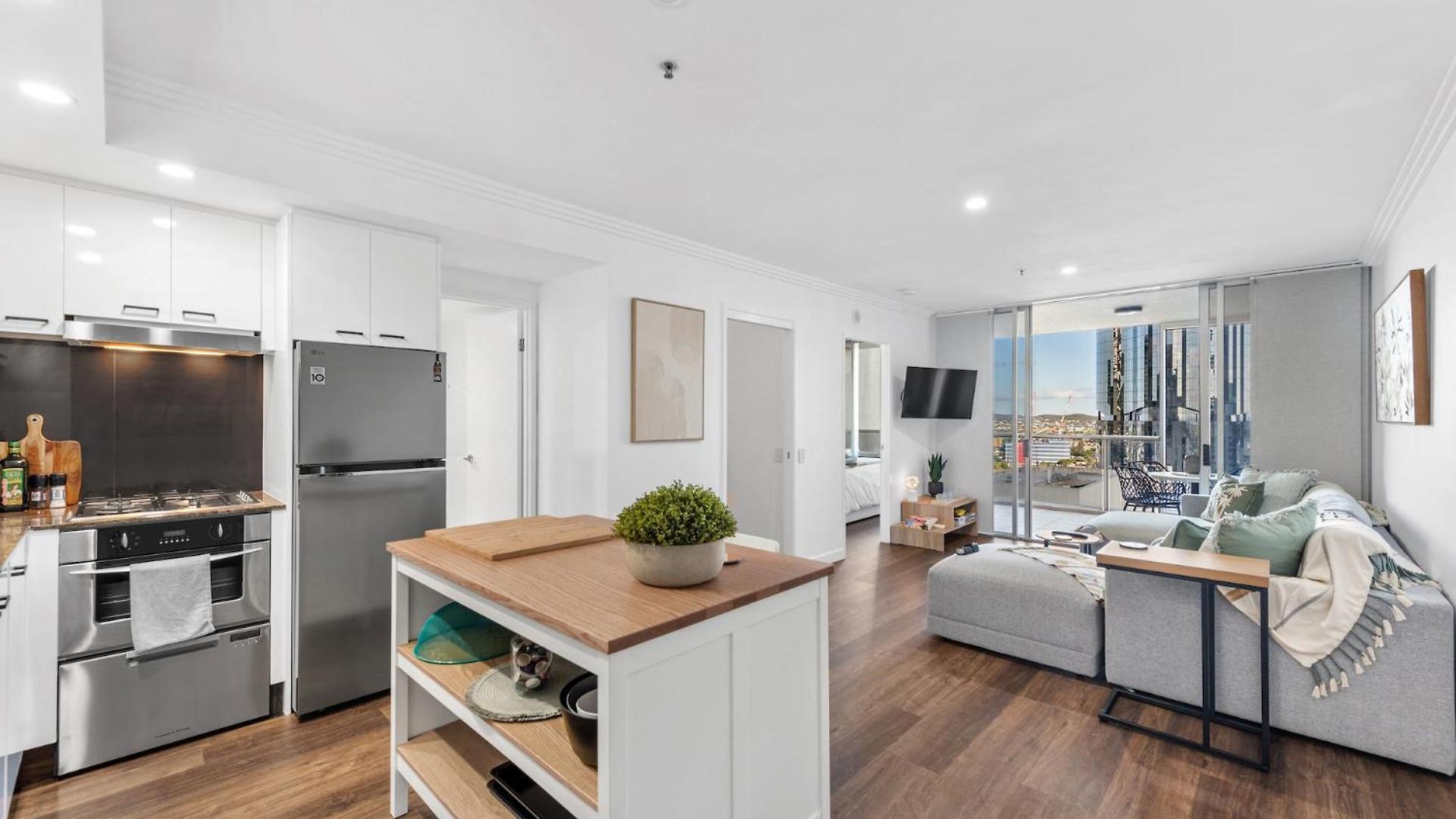 Modern On Mary 1 Bedroom, 1 Bathroom, 1 Car, Views! * Brisbane