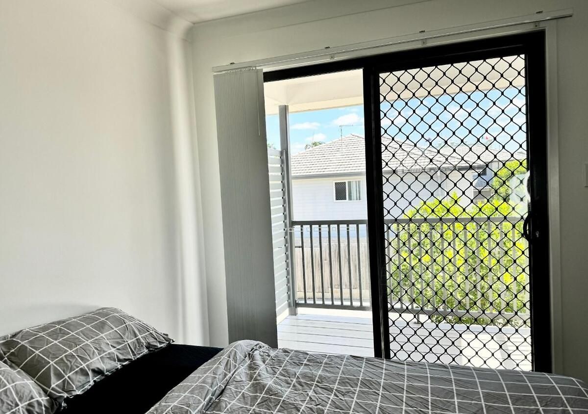 Boondall 3br Family | Long Deals Apartment