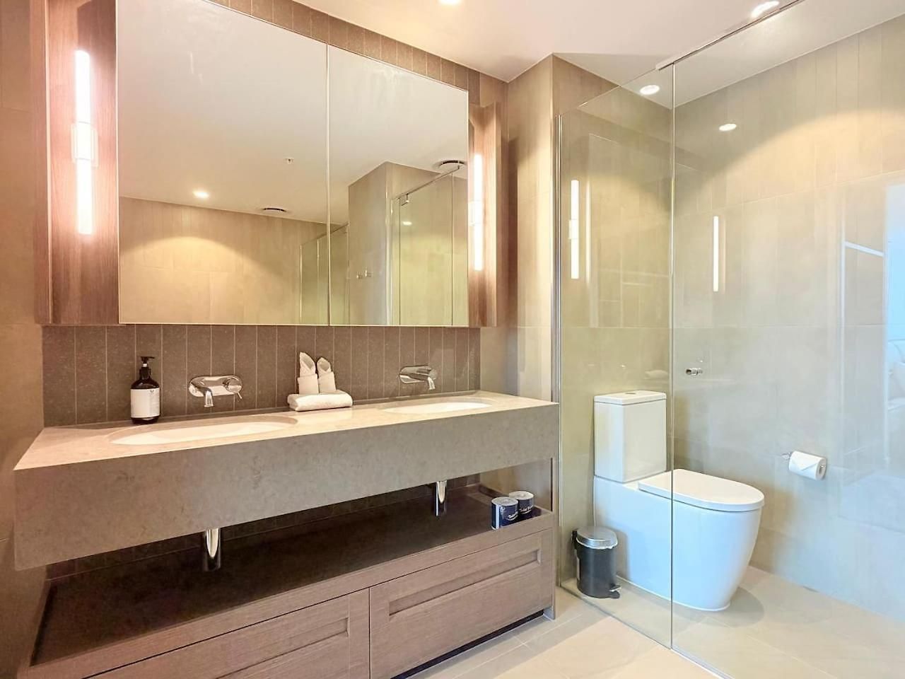 Apartment Luxury 3-bedroom With And River View *
