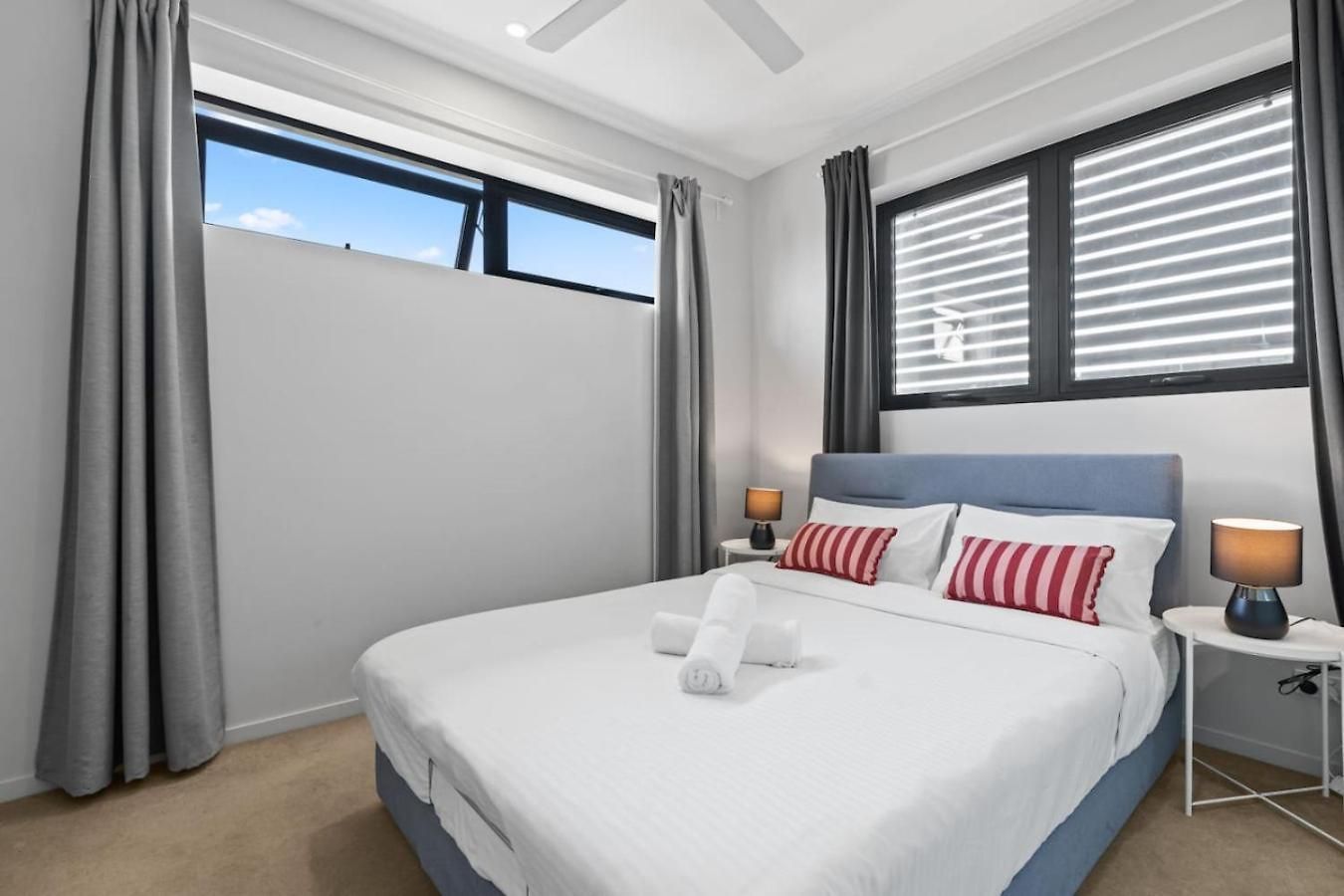 Modern 2br Easy Access To Everywhere Apartment