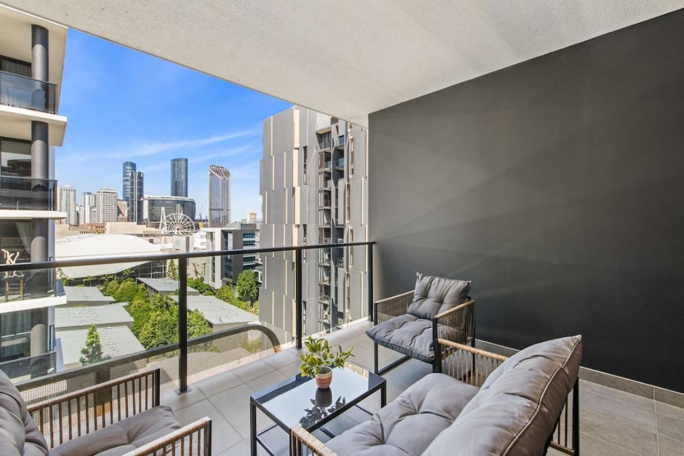 Stylish 2bedroom Inner-city In South Apartment