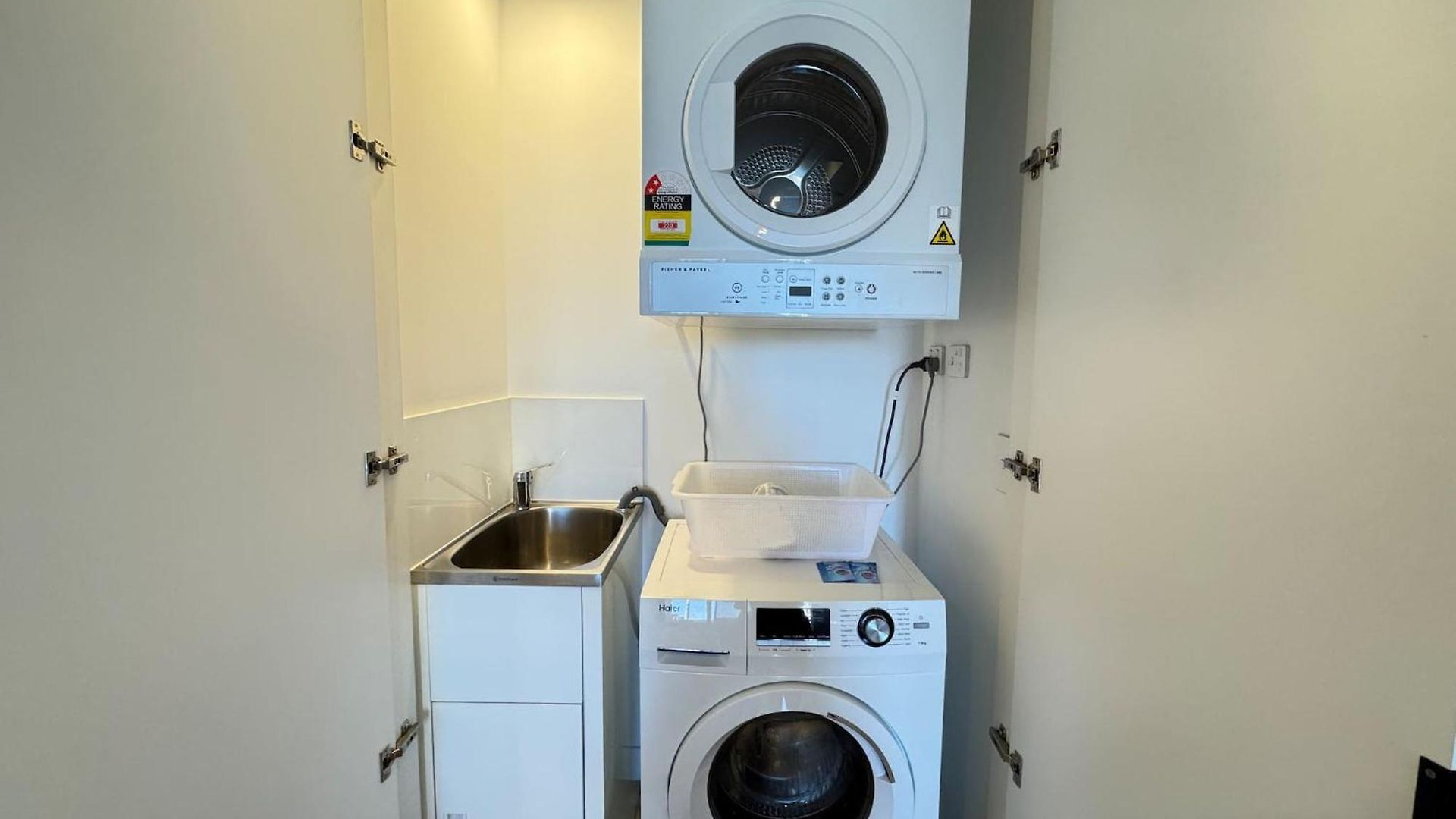 1br One Modern High-rise With Pool & Gym Access * Brisbane