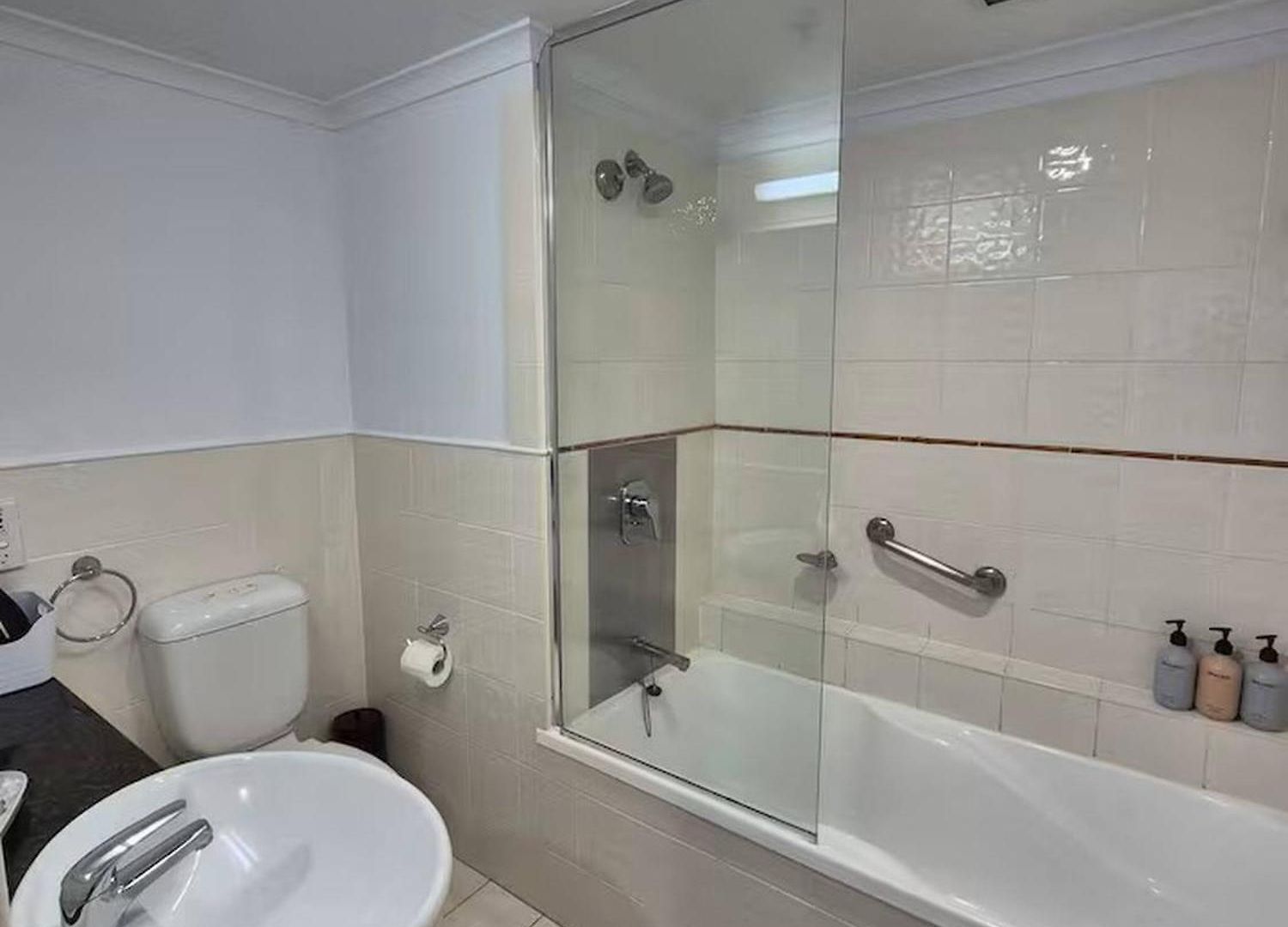 Pool & Gym Apartment Brisbane