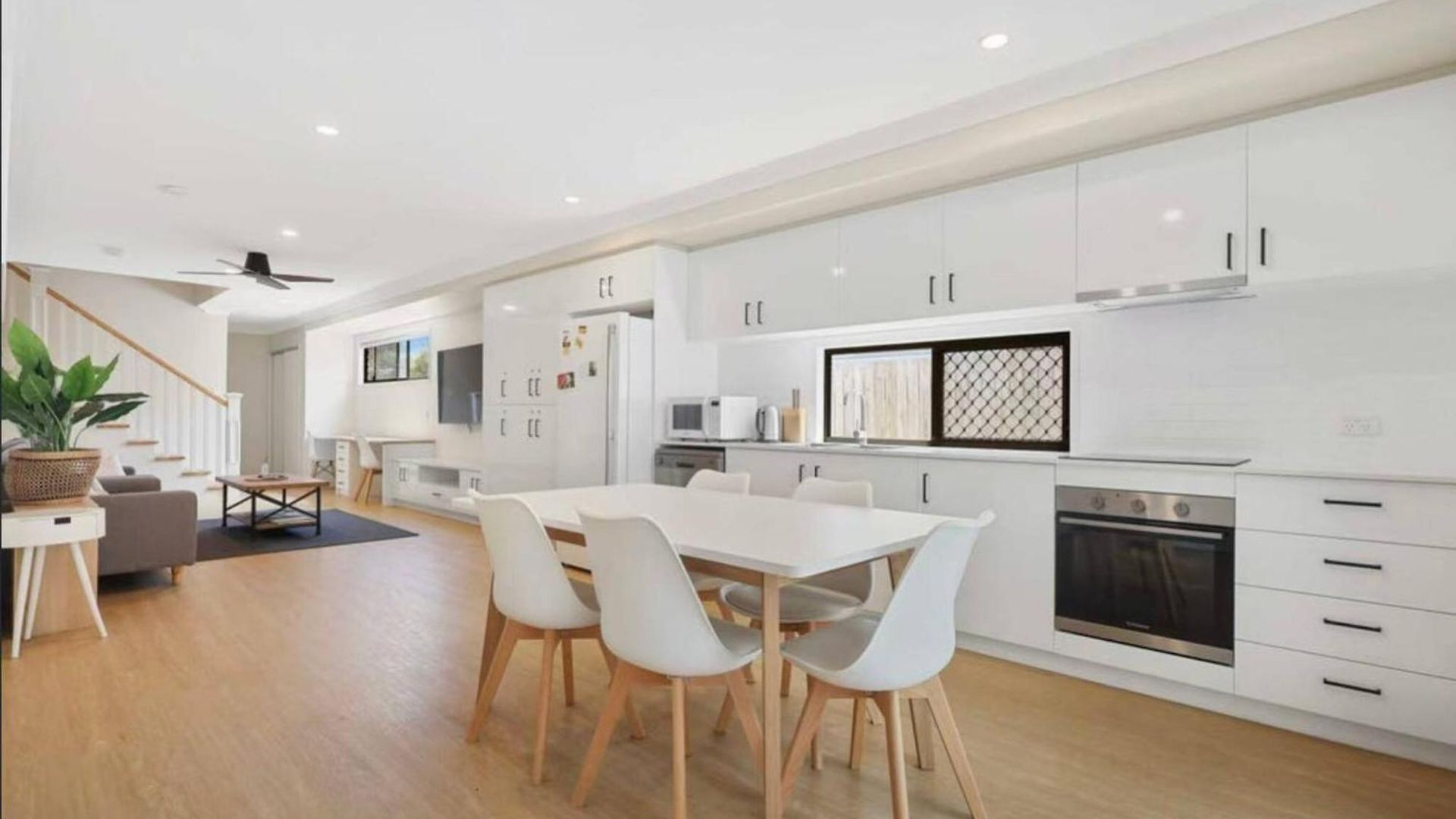 Cozy Sunnybank Base - Unit 3 | Near Shops & Eats *