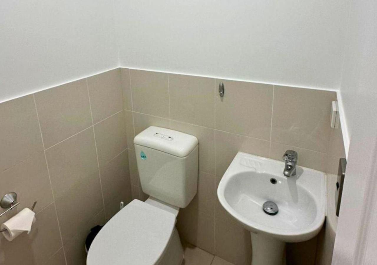 Apartment Sophisticated 3br At *