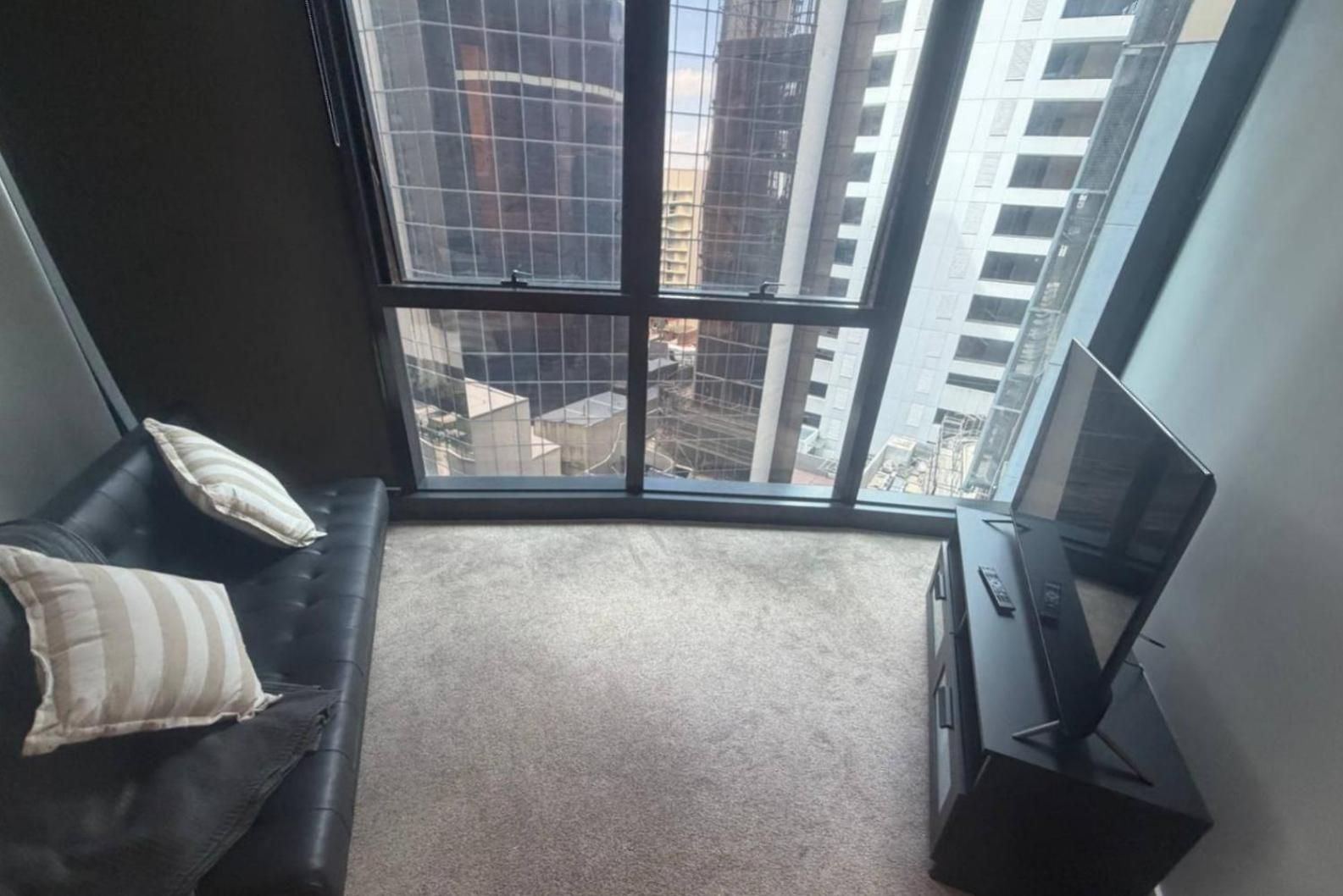 Upper Skyrise Unit Cbd Pool Gym Apartment
