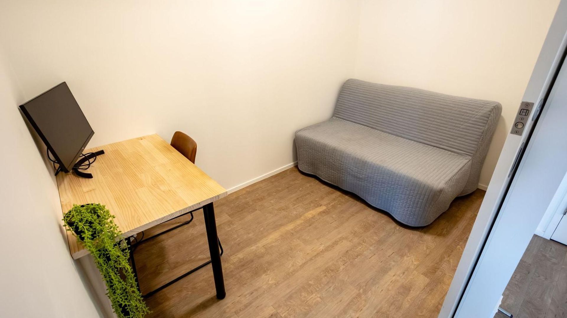 Modern Pad, 1-min To Showgrounds *