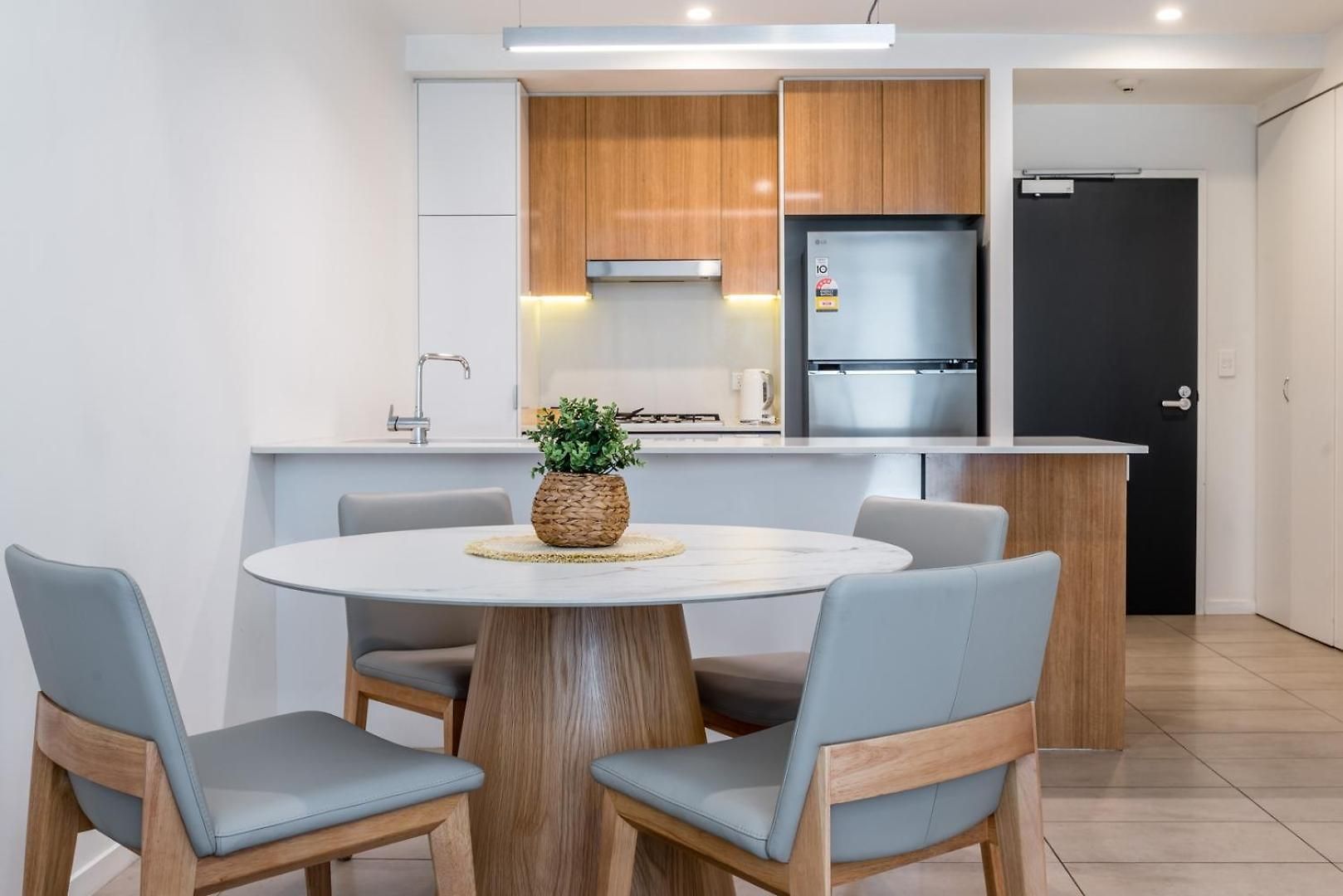 City-center Cozy 2bdr With Parking