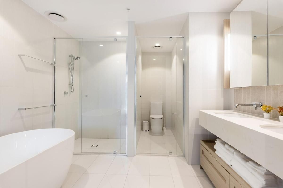 Gorgeous 3br With Study Overlooking Bne River