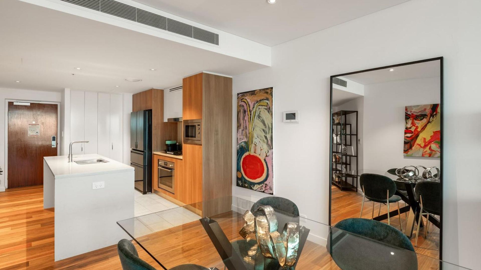 Apartment Skylight With Free Parking