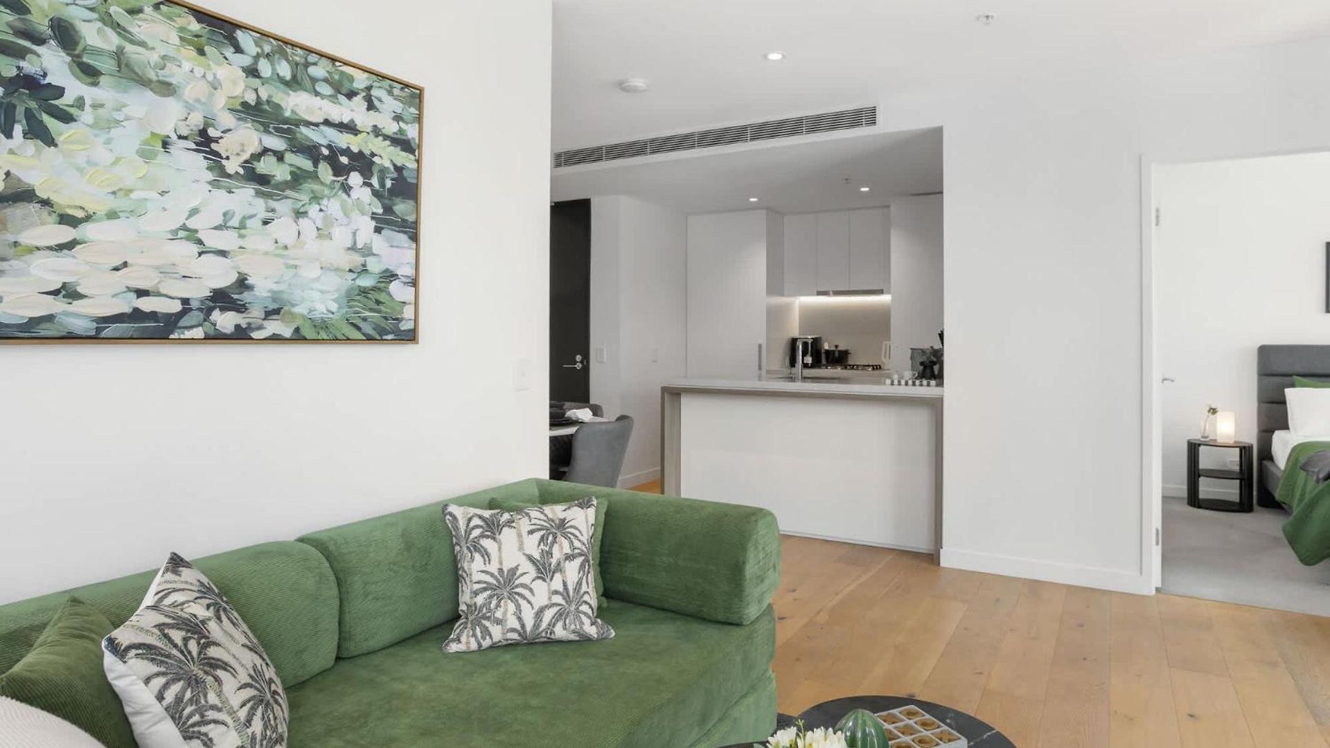 Valley Getaway - Rooftop Pool - Parking - Sleeps 6 Apartment *