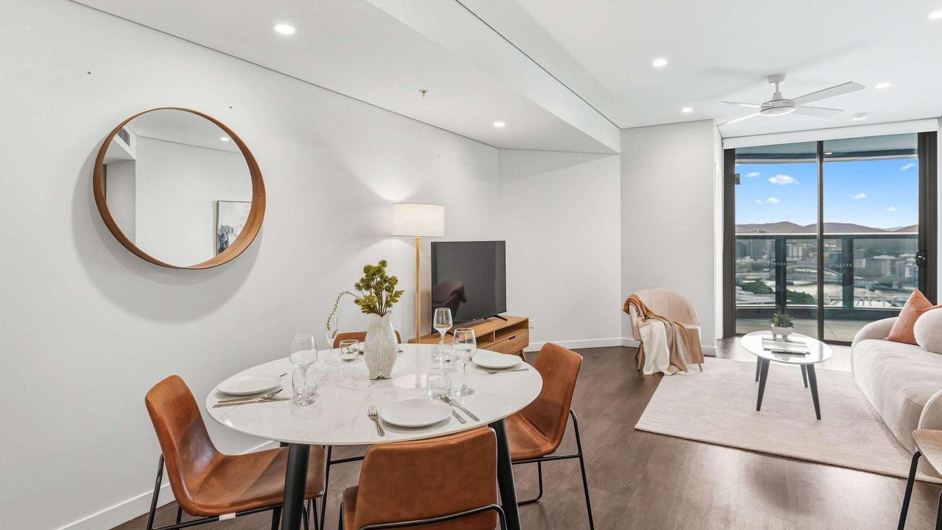 High Rise 2br In Cbd