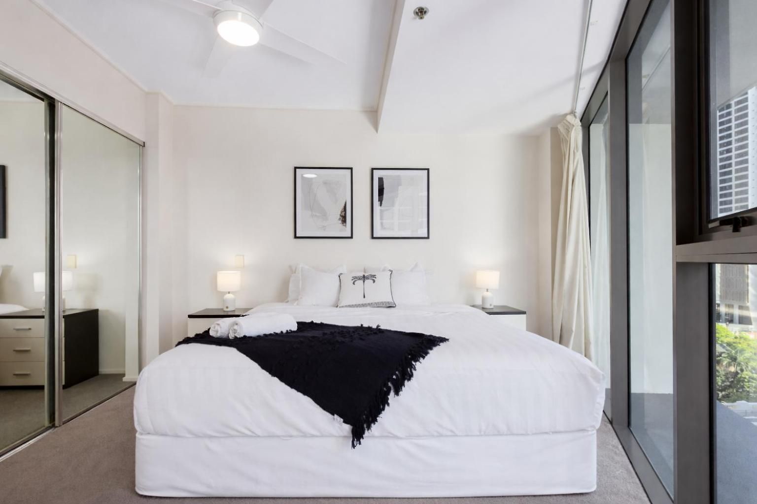 Oaks Luxury 2br With Pool, Gym And Parking Brisbane