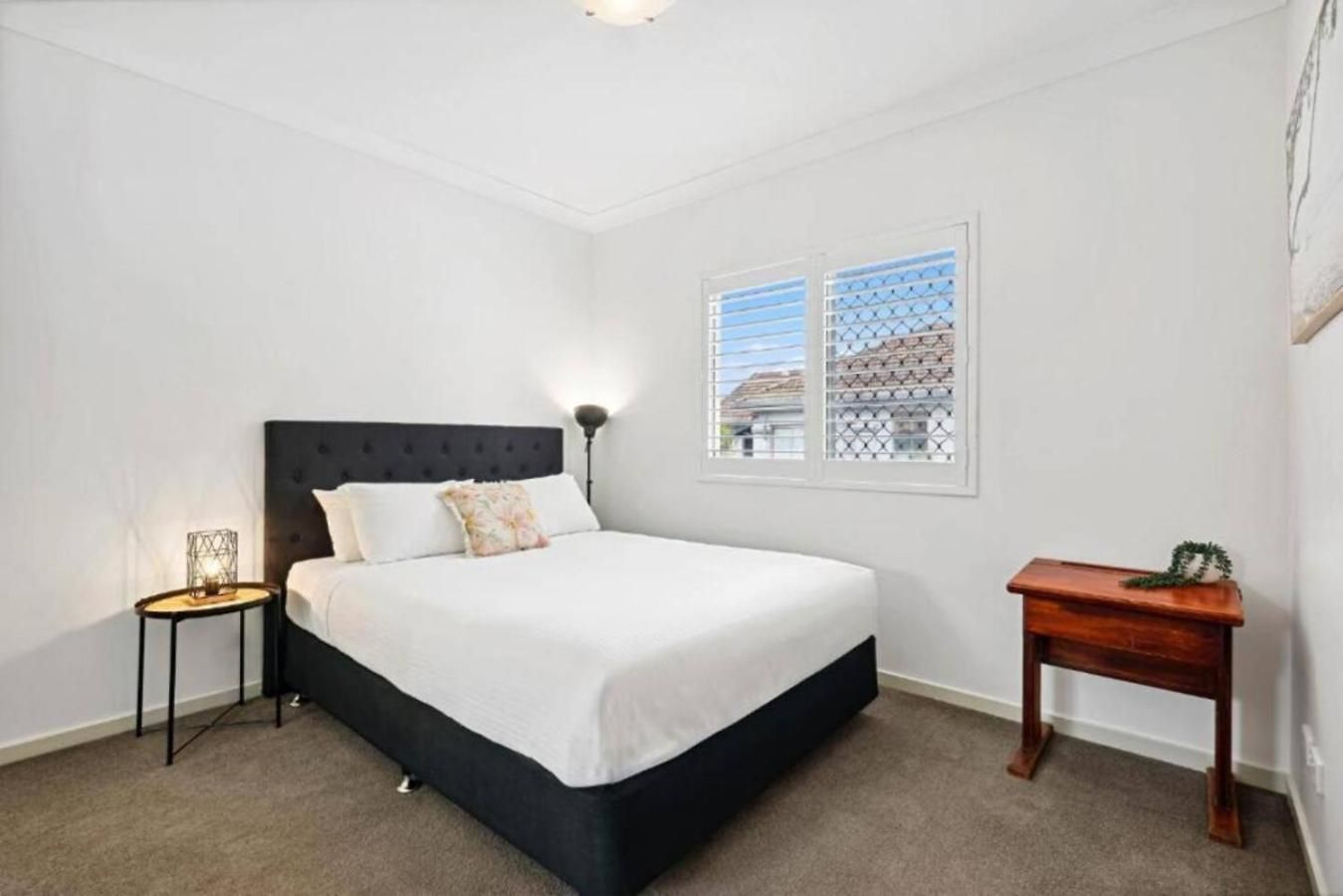 Apartment Lovely 3-bed With Alfresco Dining By Custom Hosting