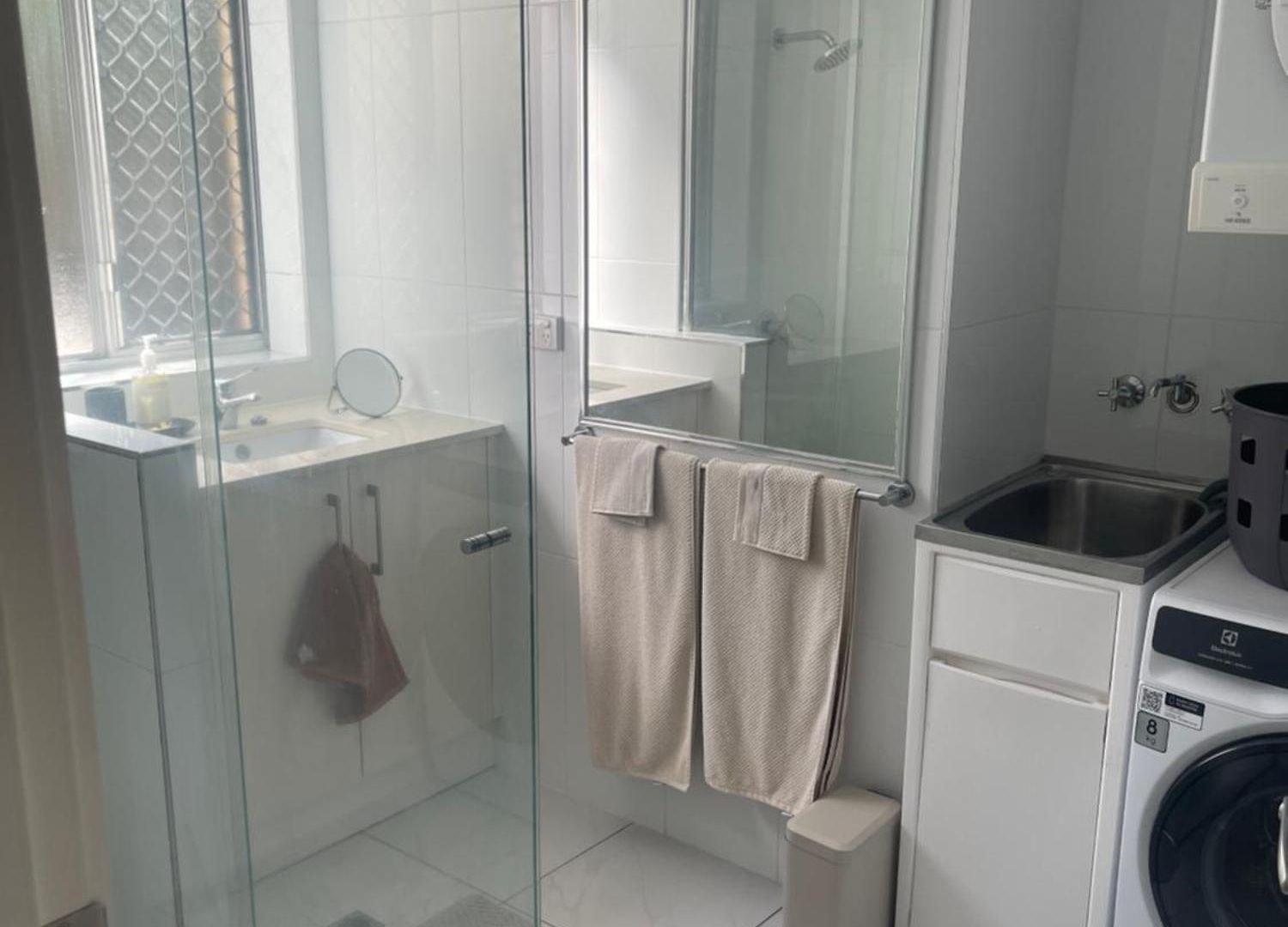 2 Bed Ground Flr Gaythorne Courtyard Apt, Parking Apartment *