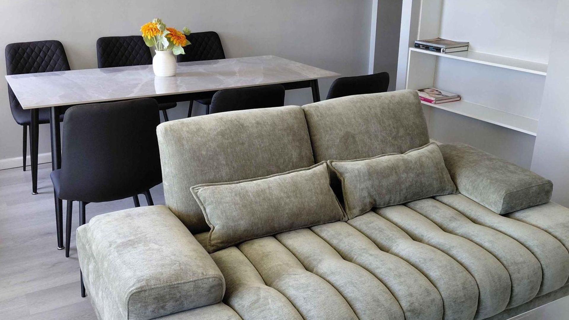 Riverfront Duplex With Unbeatable Connectivity Apartment *