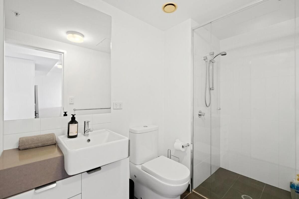 Immaculate Floor Views - 2bed-2bath-1car-pool * Brisbane