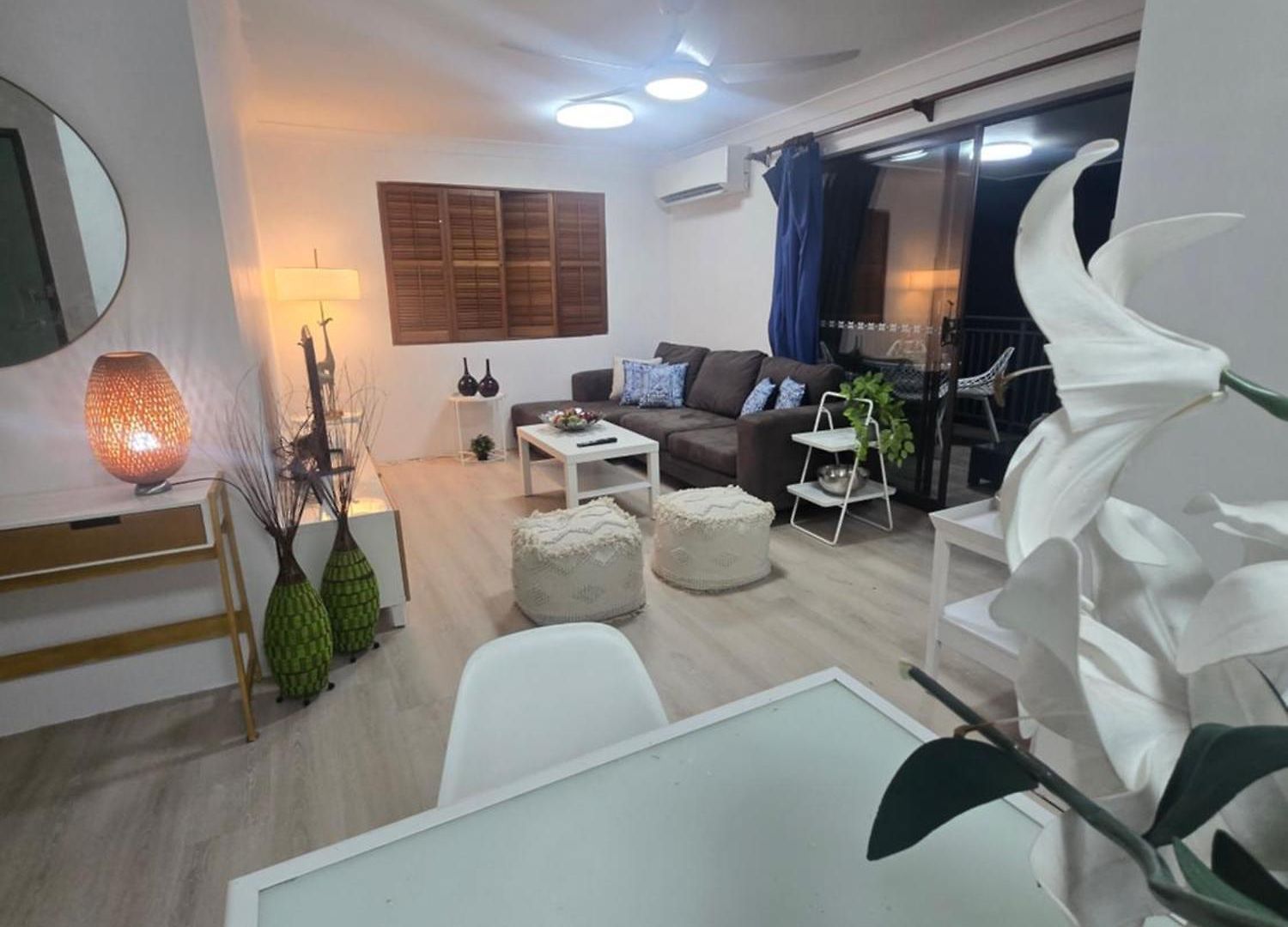 Floor# Full Aircon# Cat# Bues# Park # Uni Apartment *