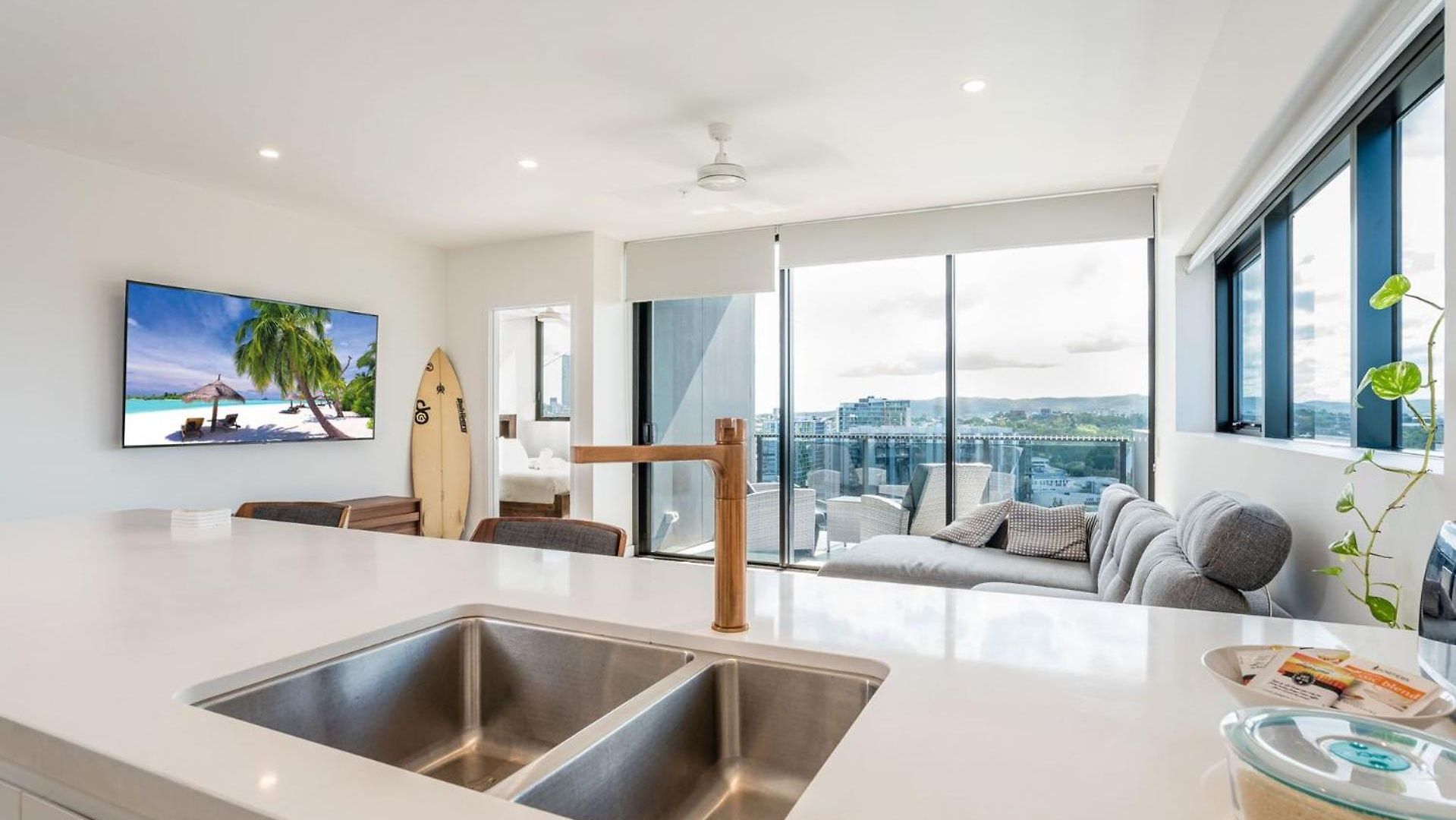 Bright Bowen Hills Apartment, Close To Life Apartment