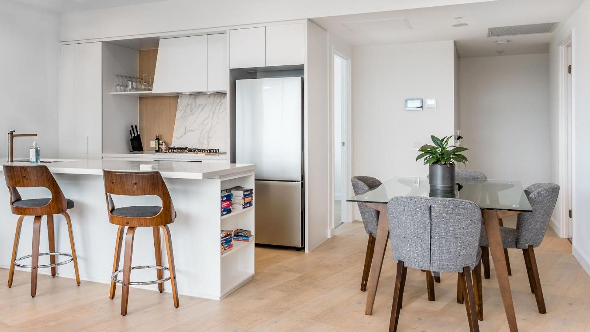 Apartment Bright Bowen Hills Apartment, Close To Life