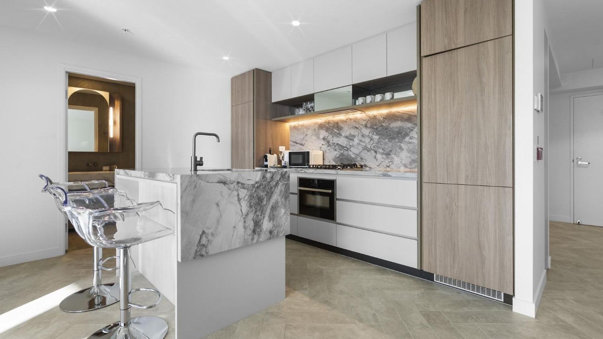 River View 1br With Cbd & Pool, Gym & Sauna *