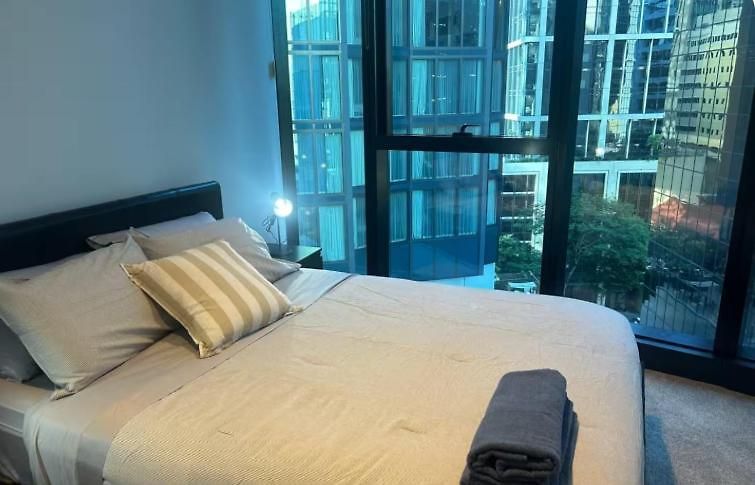 Apartment Upper Skyrise Unit Cbd Pool Gym