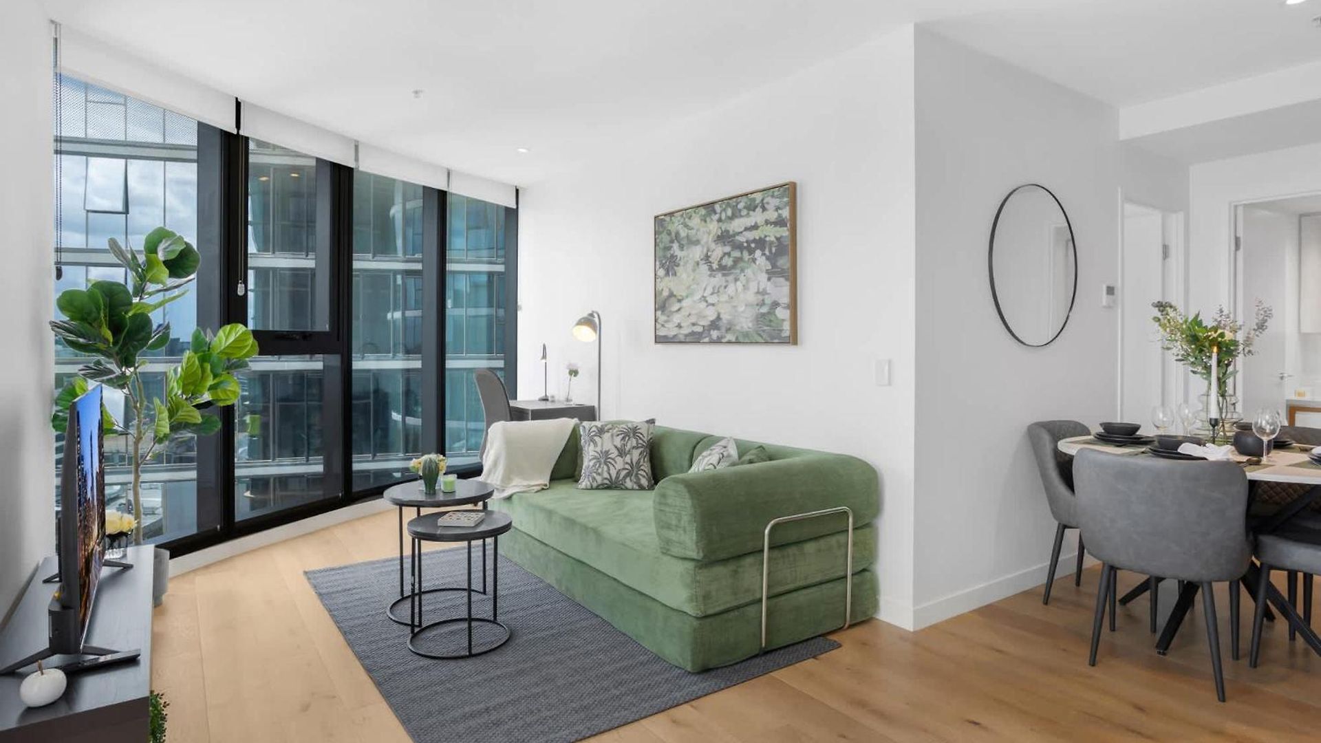 Valley Getaway - Rooftop Pool - Parking - Sleeps 6 Apartment
