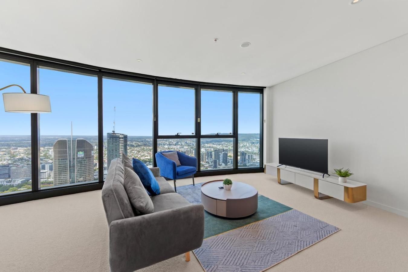 1 Bedroom Sky High Escape With Stunning Views Apartment