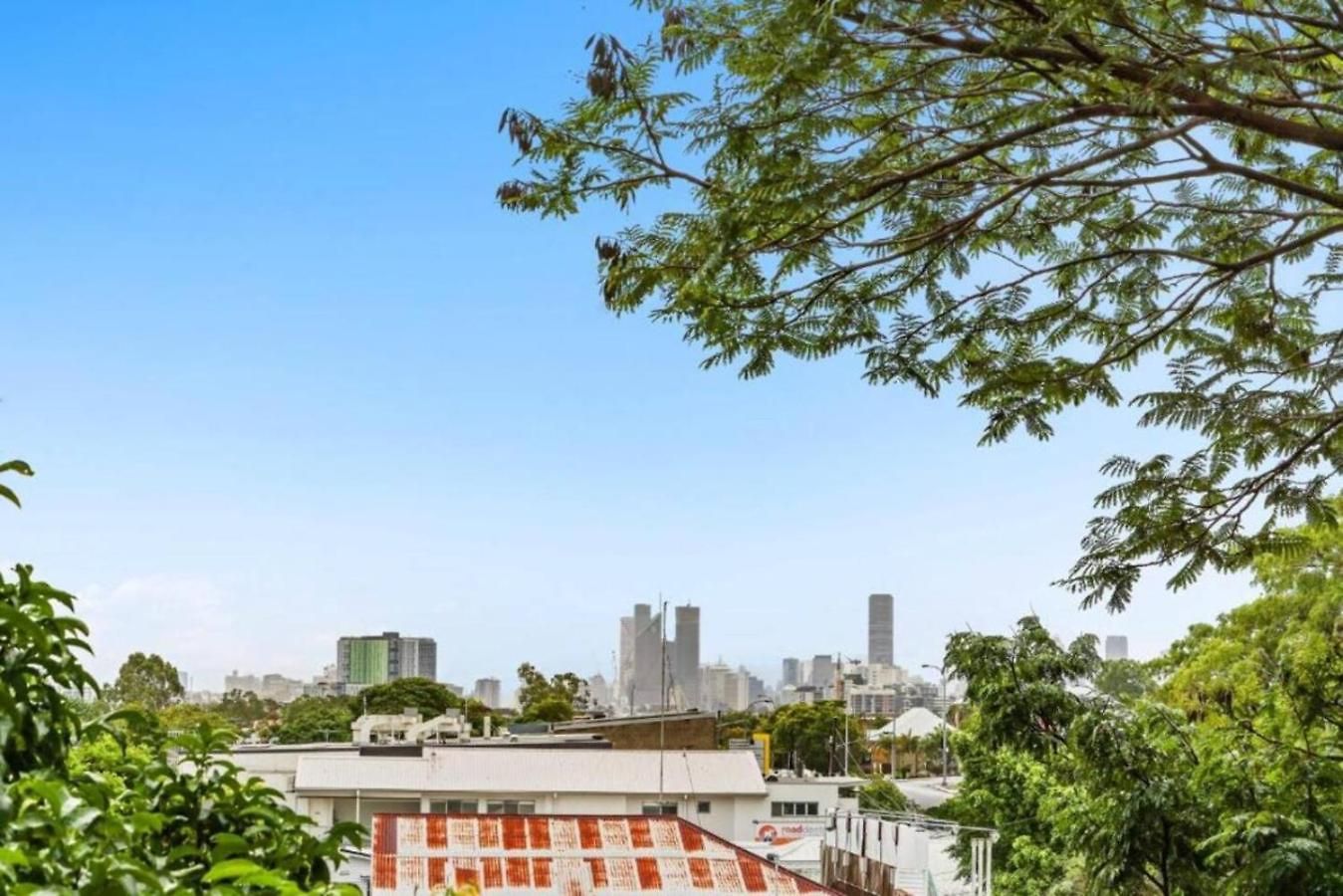 Apartment Lovely 3-bed With Alfresco Dining By Custom Hosting Brisbane