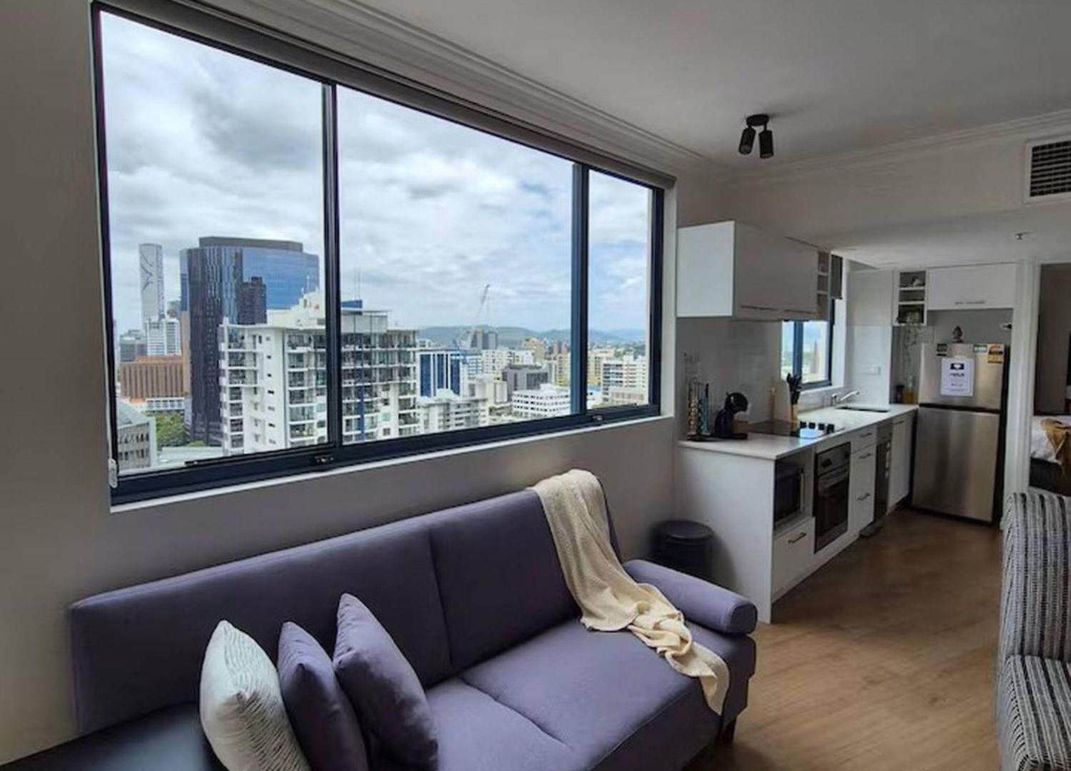Apartment Pool & Gym & Parking *